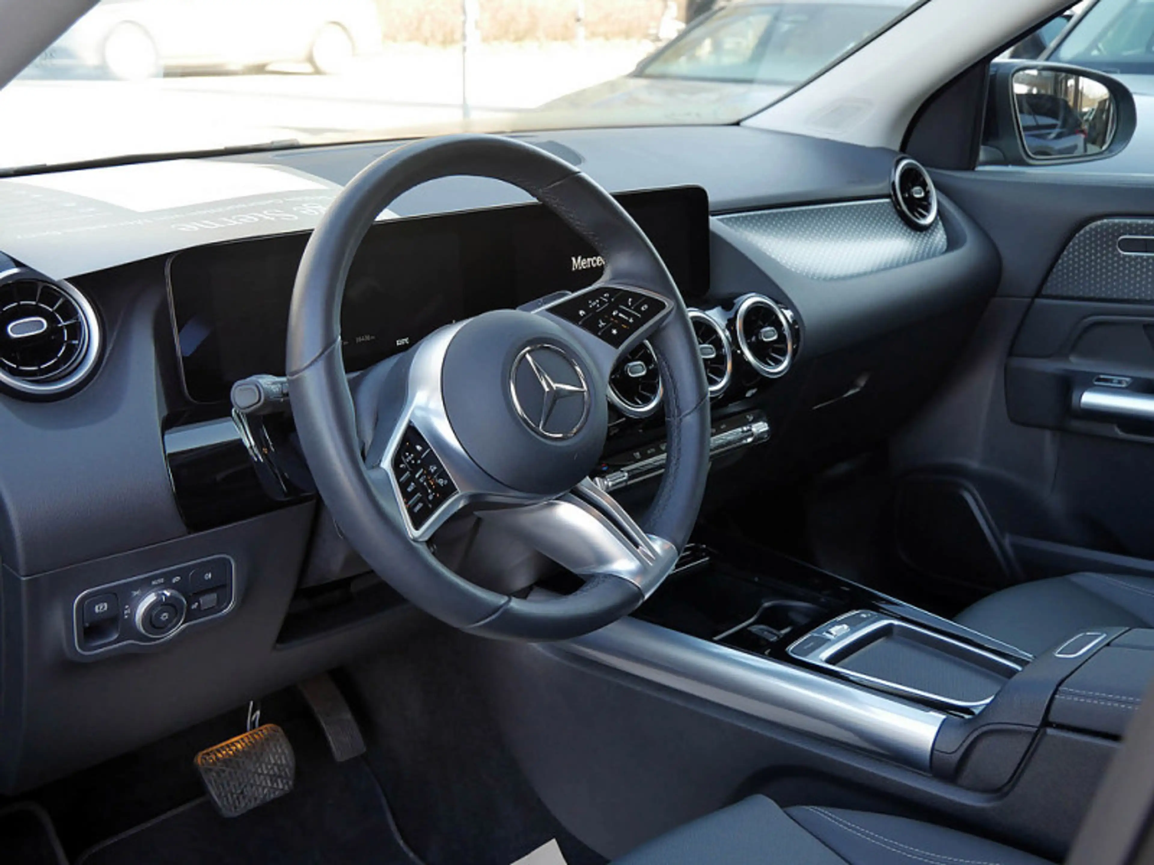 Mercedes-Benz GLA 220 4M // PROGRESSIVE DISTR KAMERA SPUR PDC — photo 13