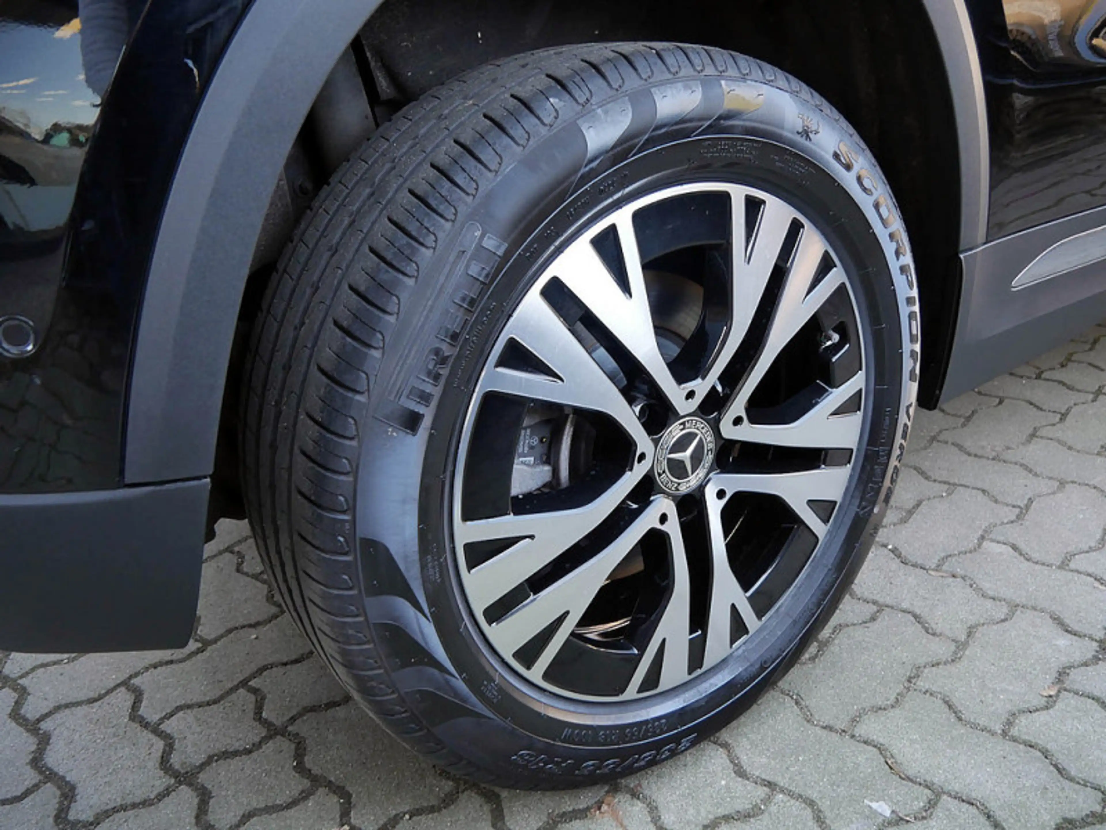 Mercedes-Benz GLA 220 4M // PROGRESSIVE DISTR KAMERA SPUR PDC — photo 11