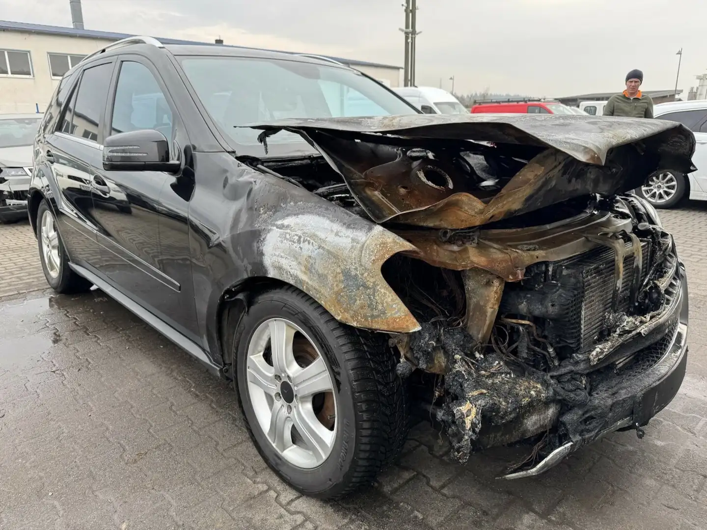 Mercedes-Benz ML 350 CDI 4Matic, 3.0 Diesel, Navi, Klimatronic Schwarz - 2