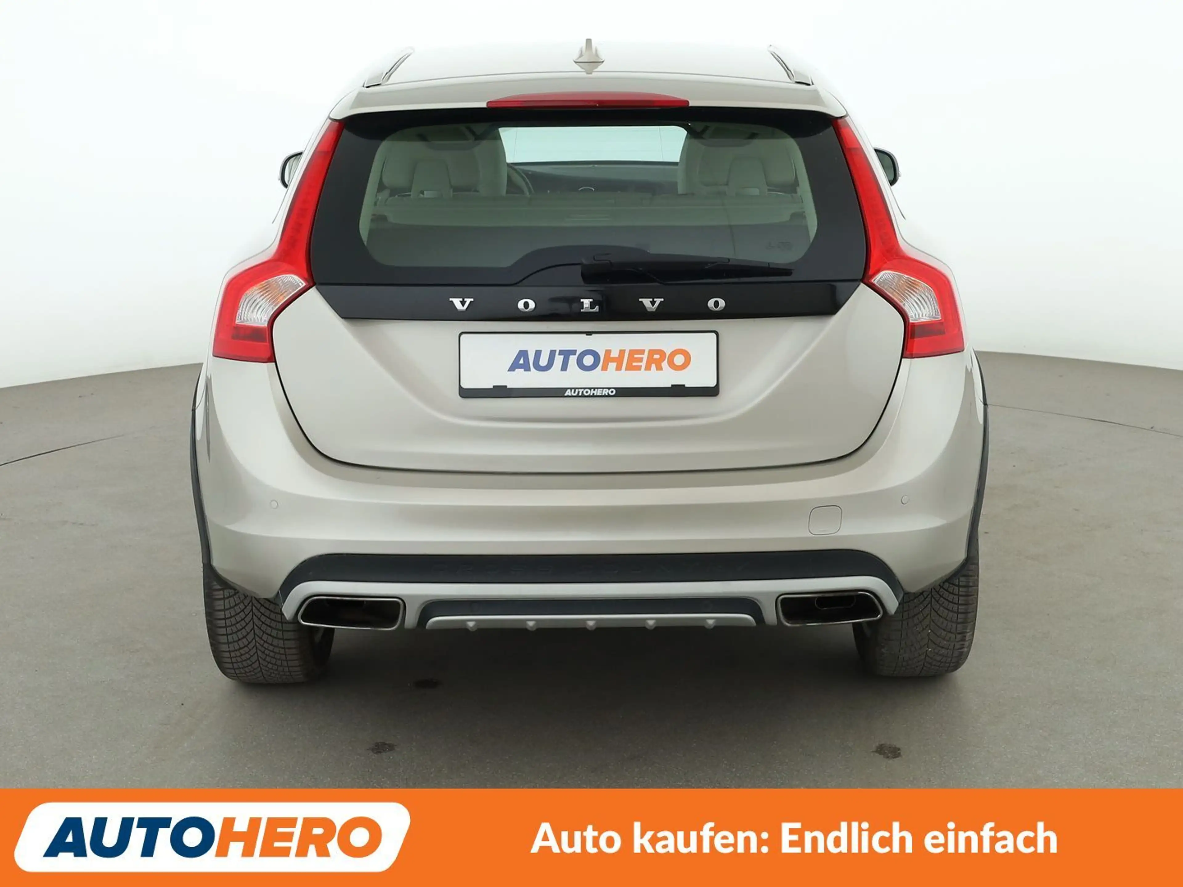 Volvo V60 Cross Country 2.0 D4 Summum Aut.*NAVI*BI-XENON*TEMPO*PDC*SHZ* — photo 5