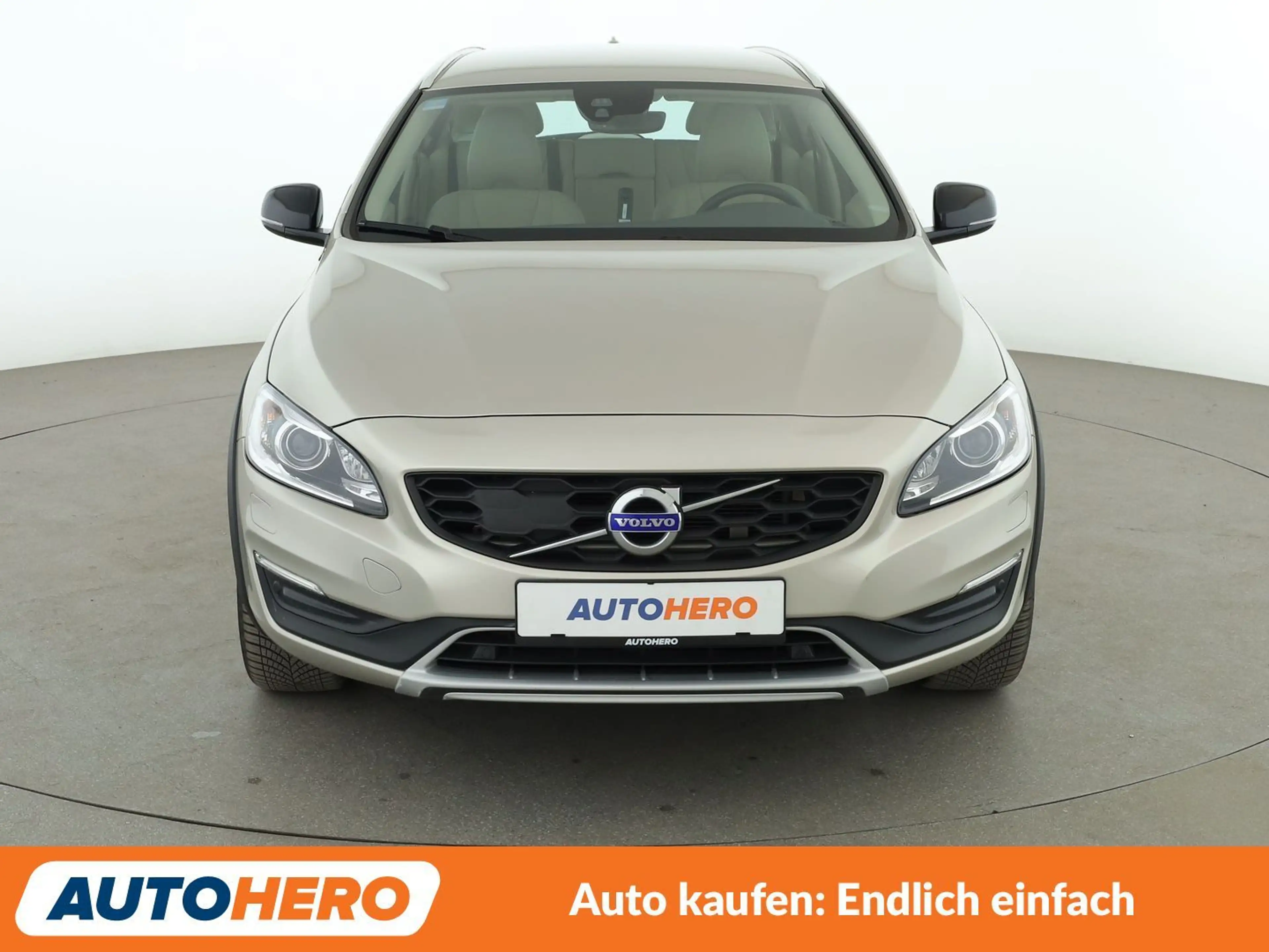 Volvo V60 Cross Country 2.0 D4 Summum Aut.*NAVI*BI-XENON*TEMPO*PDC*SHZ* — photo 9