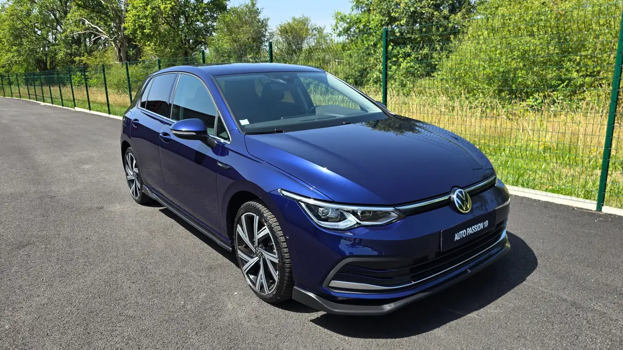 Volkswagen Golf Standard Model — photo 2