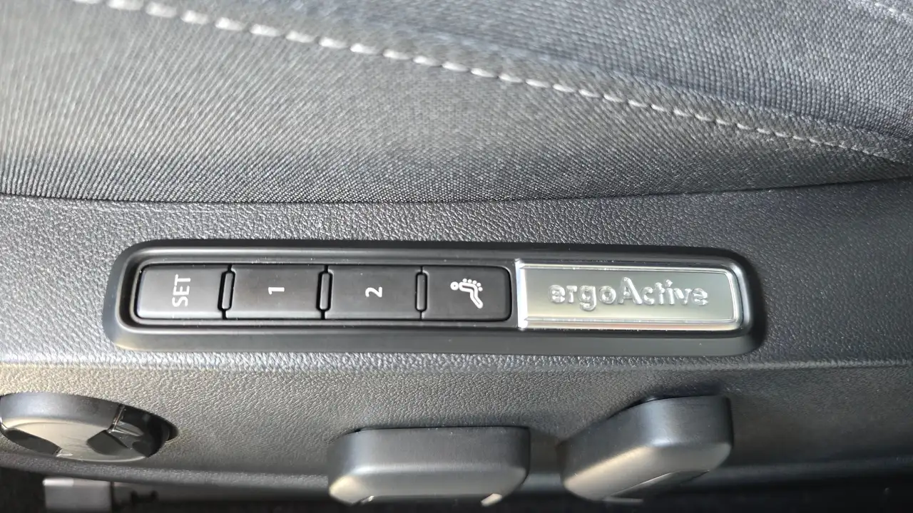 Volkswagen Golf Standard Model — photo 6