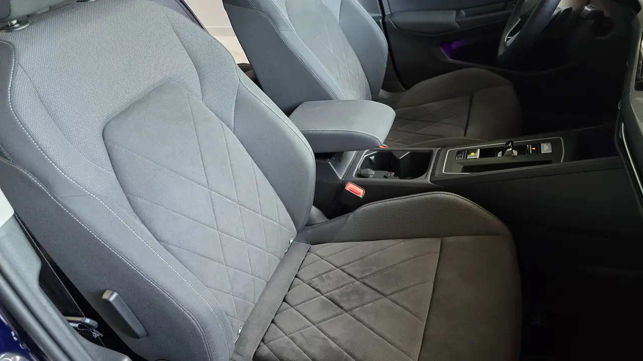 Volkswagen Golf Standard Model — photo 8