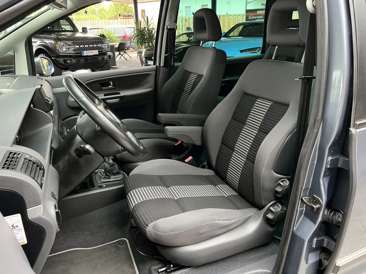 Volkswagen Sharan 2.0 United Panorama Navi PDC SHZ Gris - 2