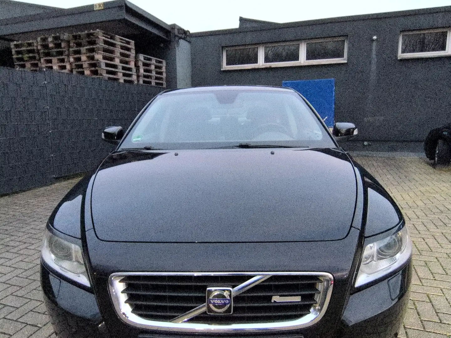 Volvo S40 1,6D - 8 Fach Reifen Service Neu- Anhängerkupplun Schwarz - 2