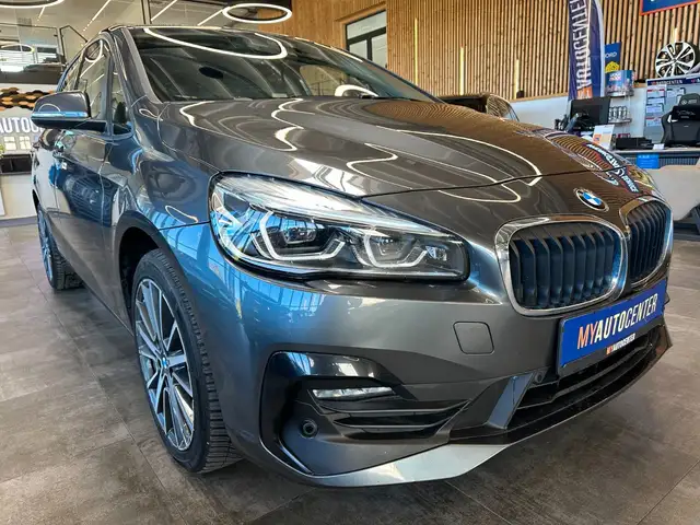 BMW 2 Series view 3