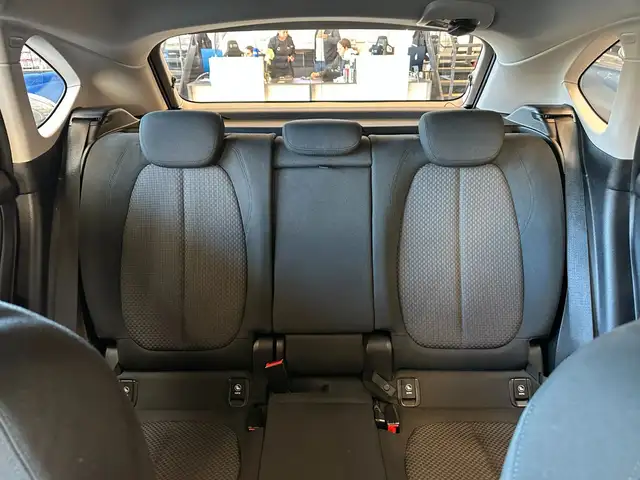 BMW 2 Series view 12