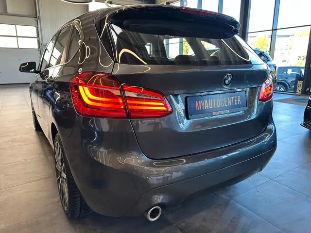 BMW 2 Series view 5