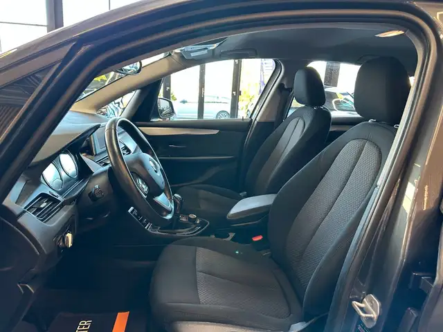 BMW 2 Series view 11