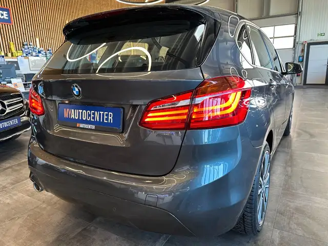 BMW 2 Series view 2