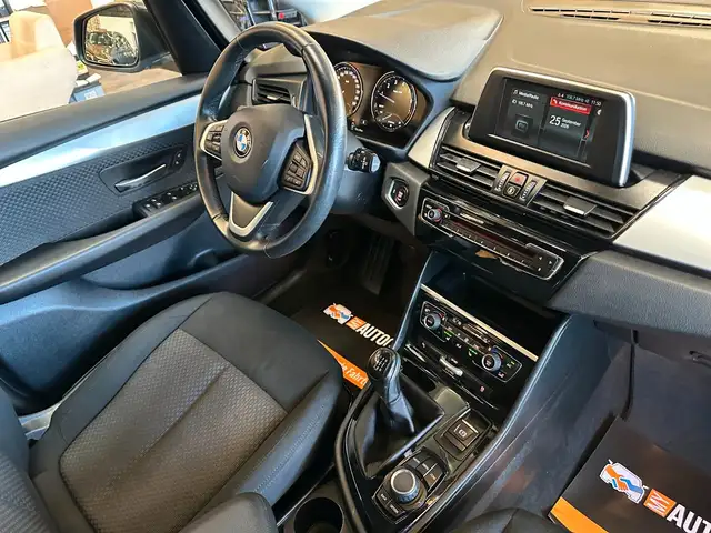 BMW 2 Series view 8