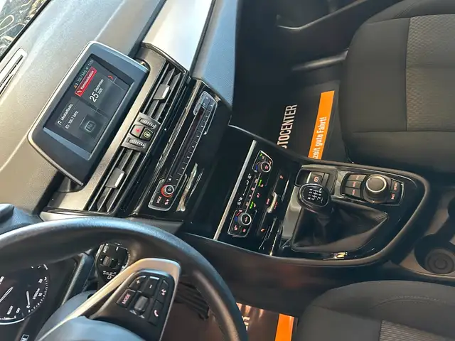 BMW 2 Series view 13