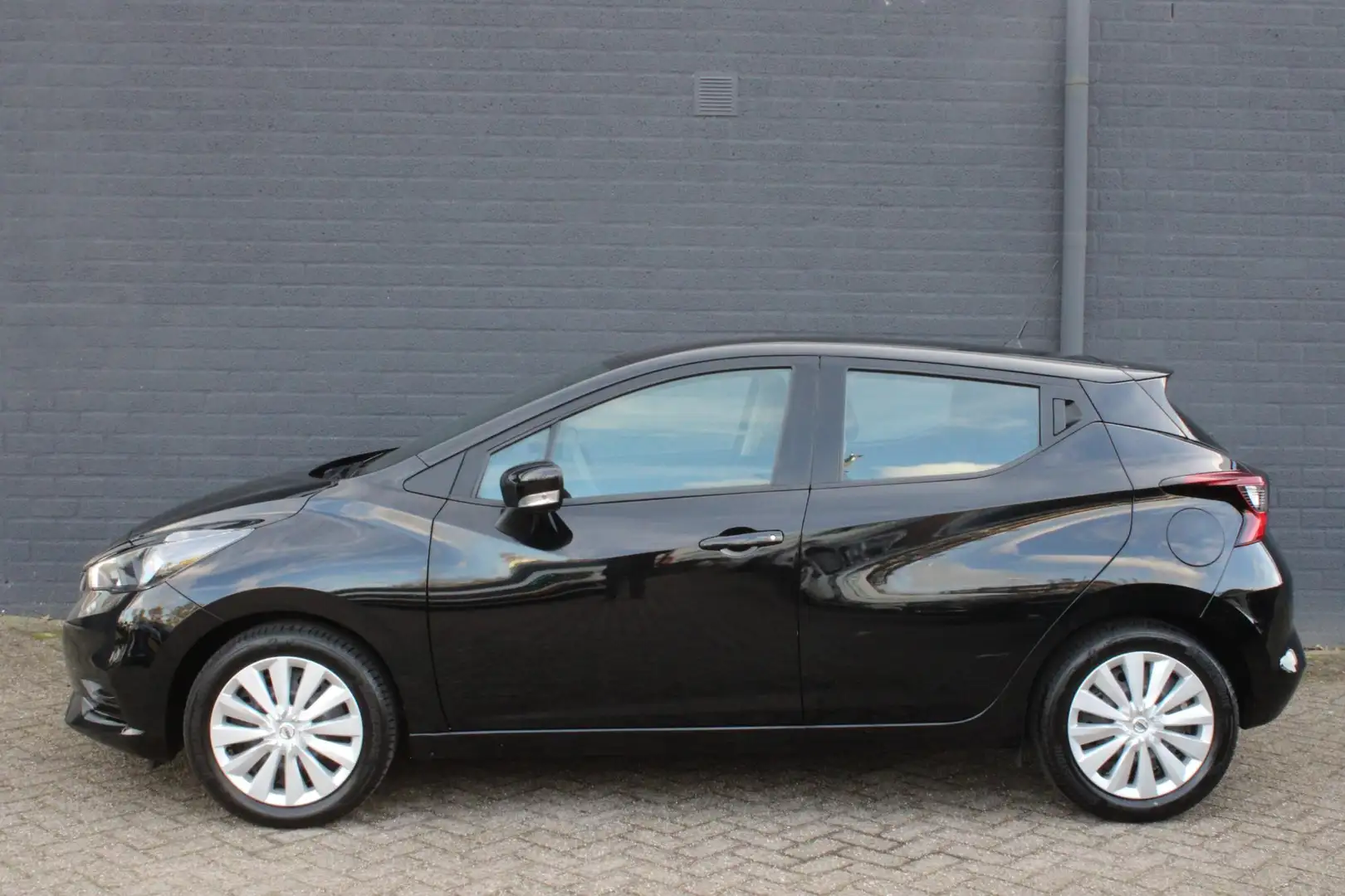 Nissan Micra IG-T 92 Acenta NL-Auto |  Navigatie via Apple Carp Zwart - 2