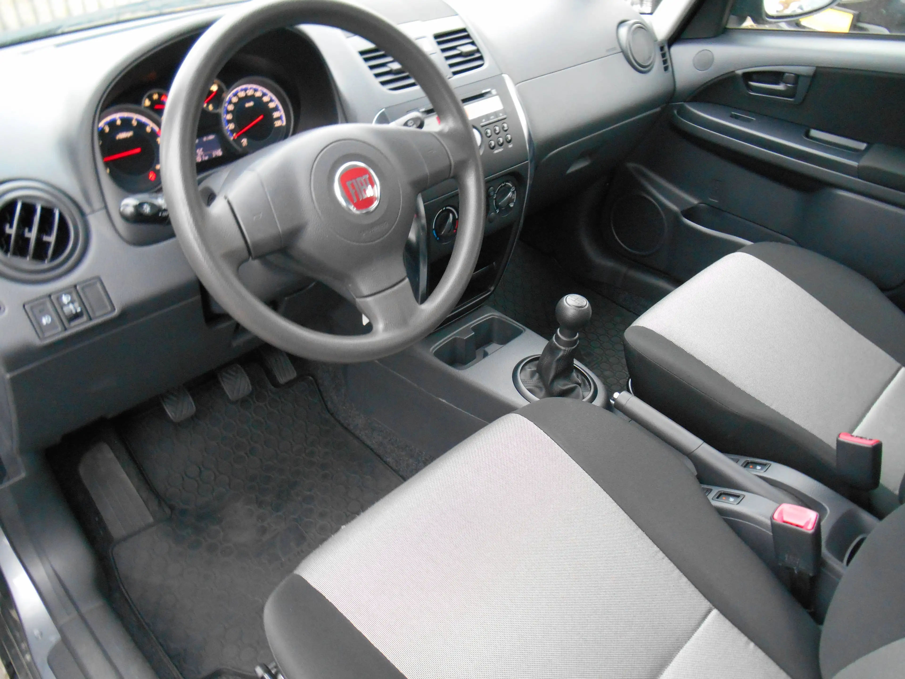 Fiat Sedici 1.6 16V My Sedici 4X2 aus erster Hand — photo 13