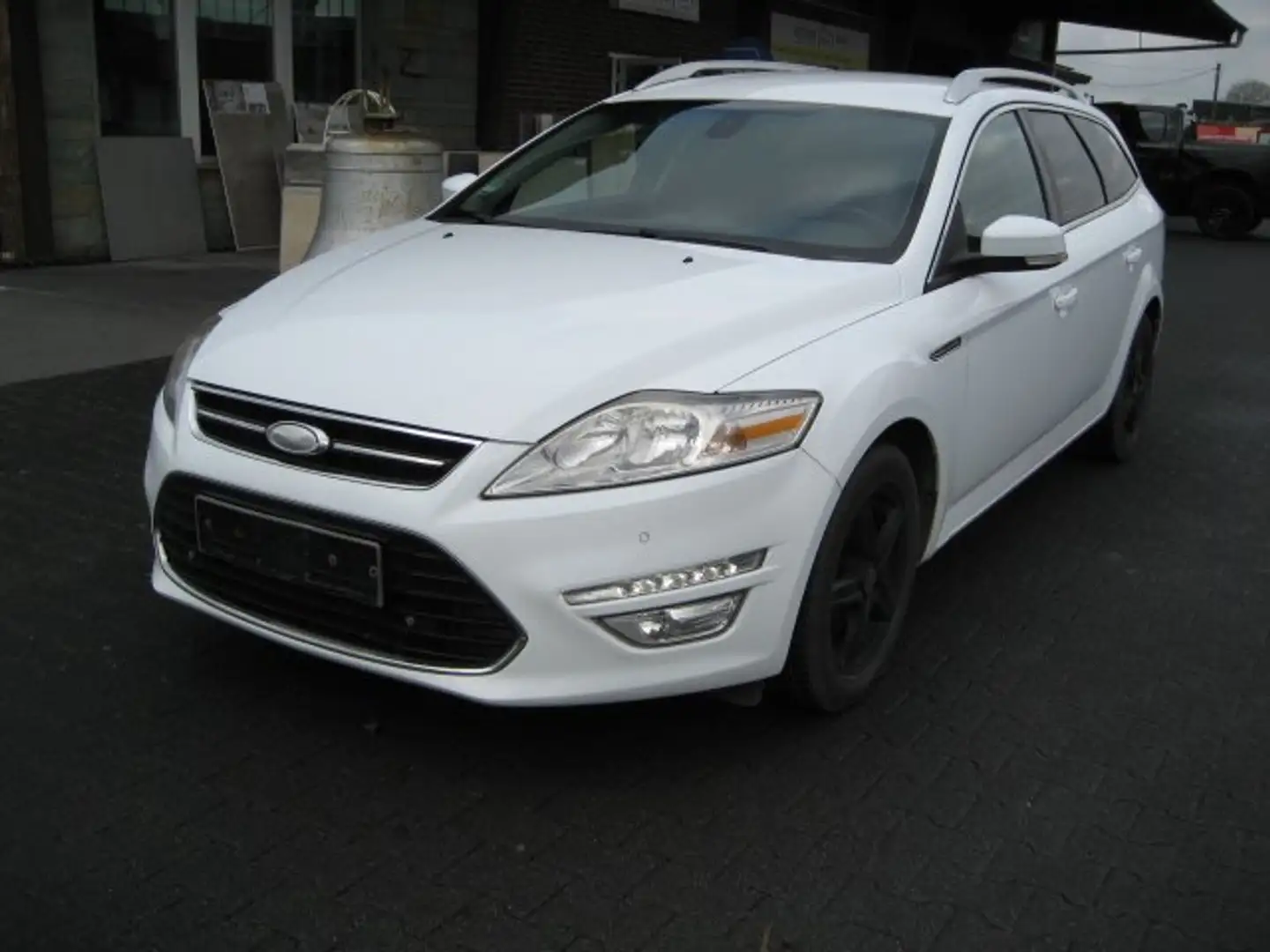 Ford Mondeo Titanium 09.2010 Weiß - 1