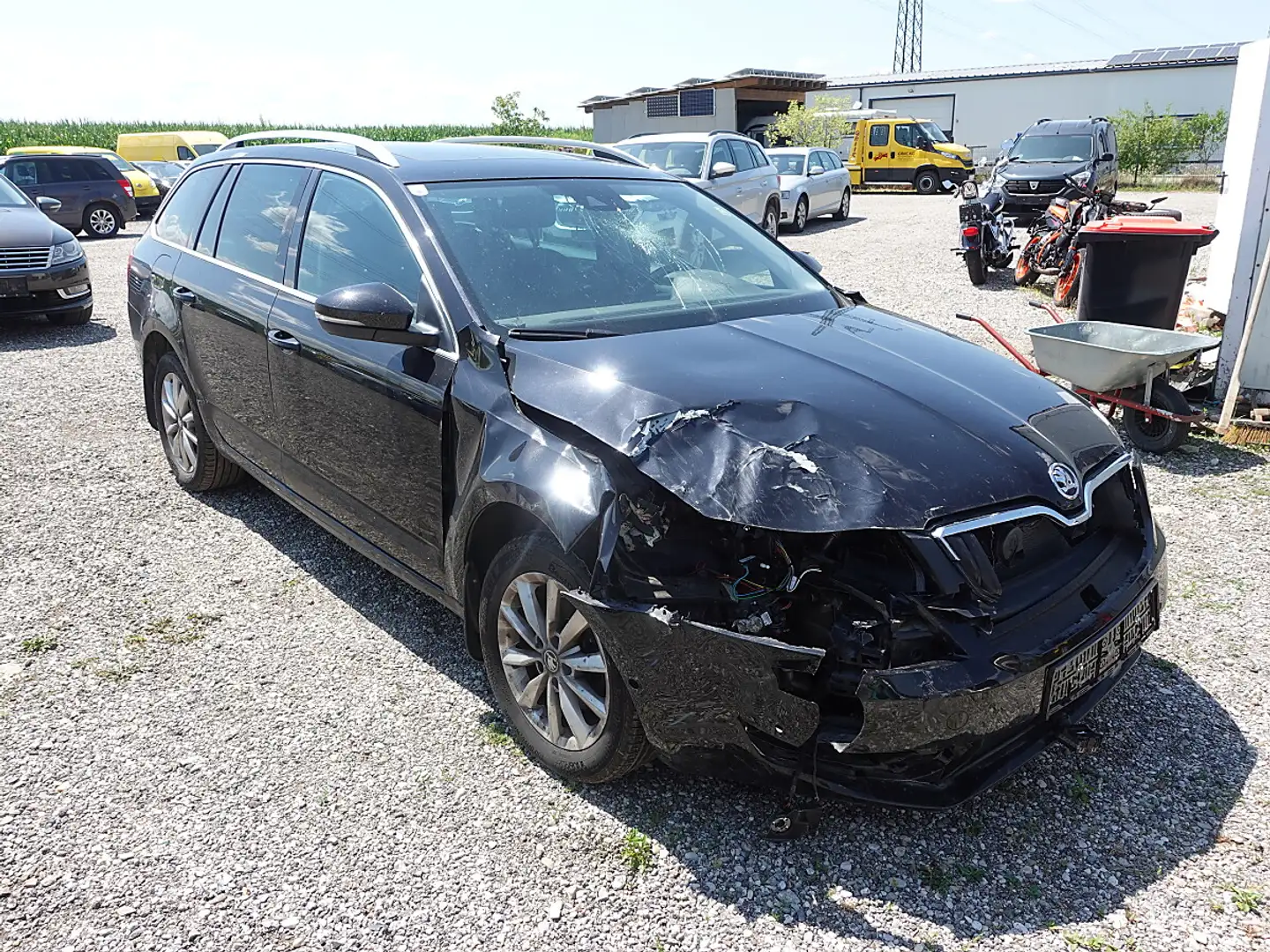 Skoda Octavia Kombi 2,0 4x4 Schwarz - 2