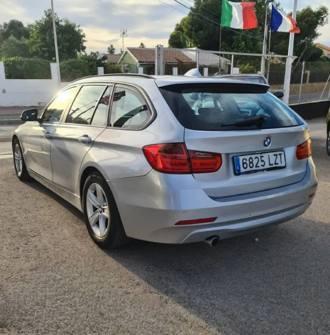 BMW 318 318d Modern Gris - 2