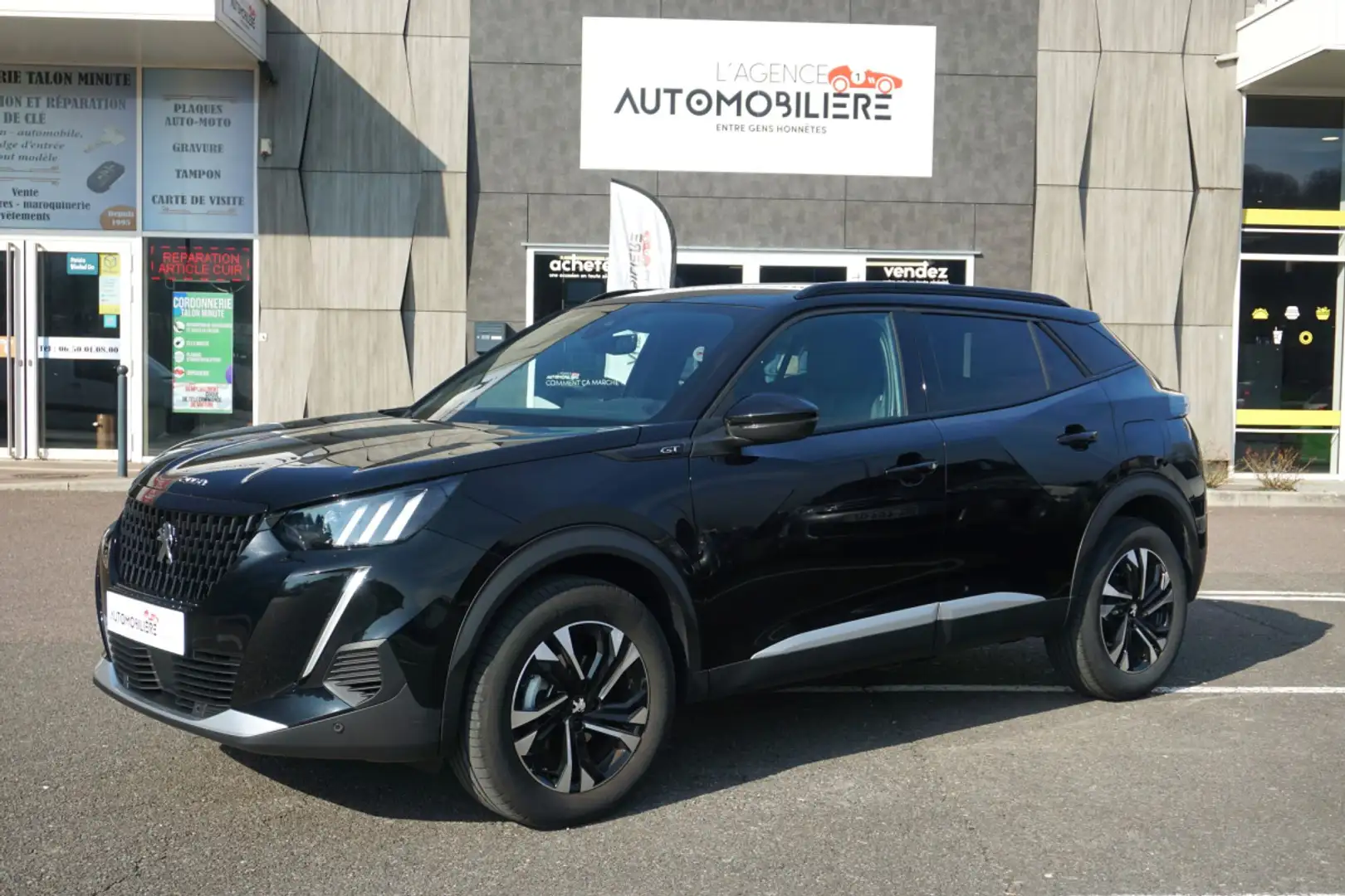 Peugeot e-2008 1.2 130 ch EAT8 GT 2023 1ere main Schwarz - 1