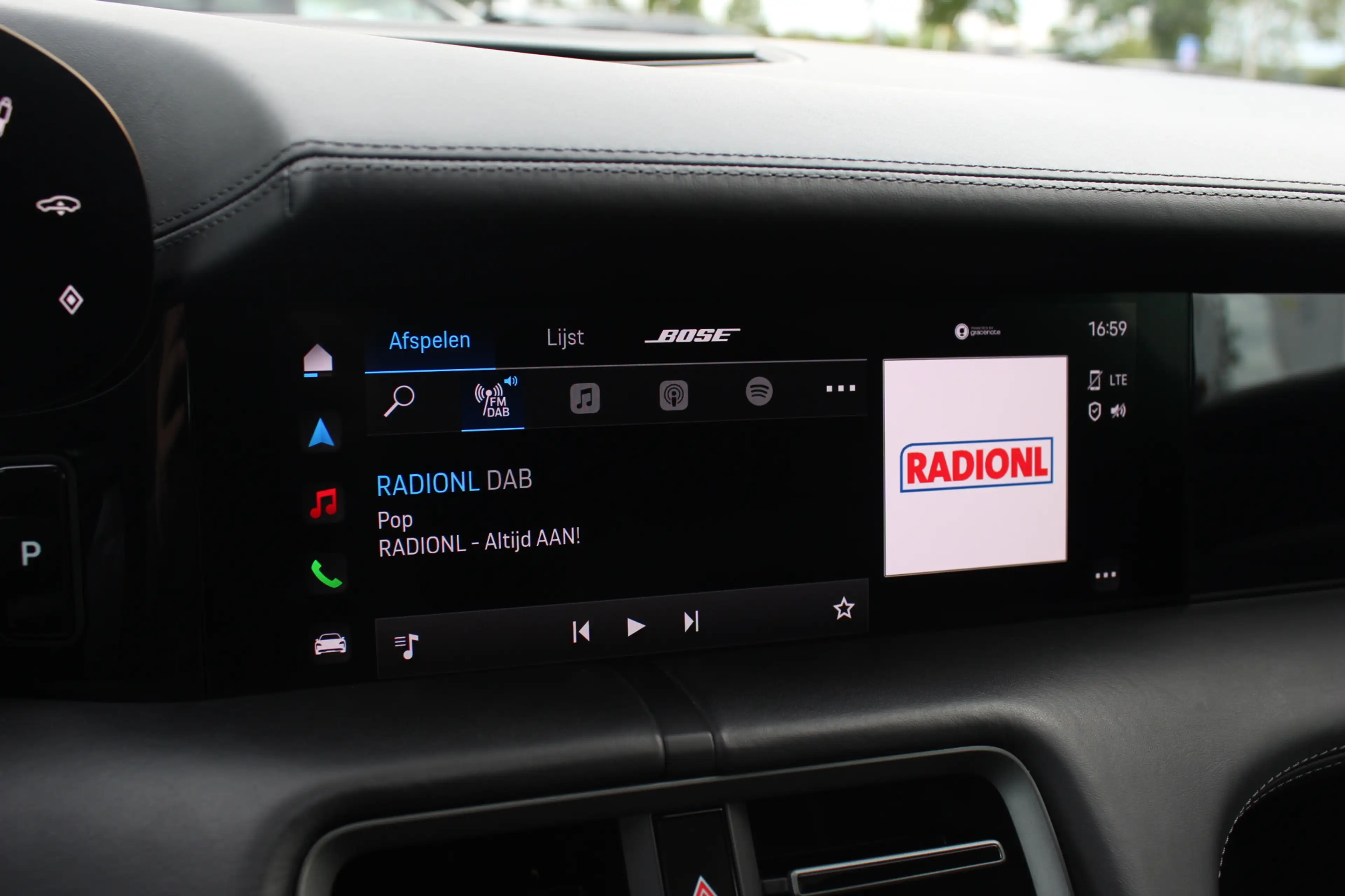 Porsche Taycan Cross Turismo 4S 93 kWh / SoH 93,1% / Panoramadak — photo 23