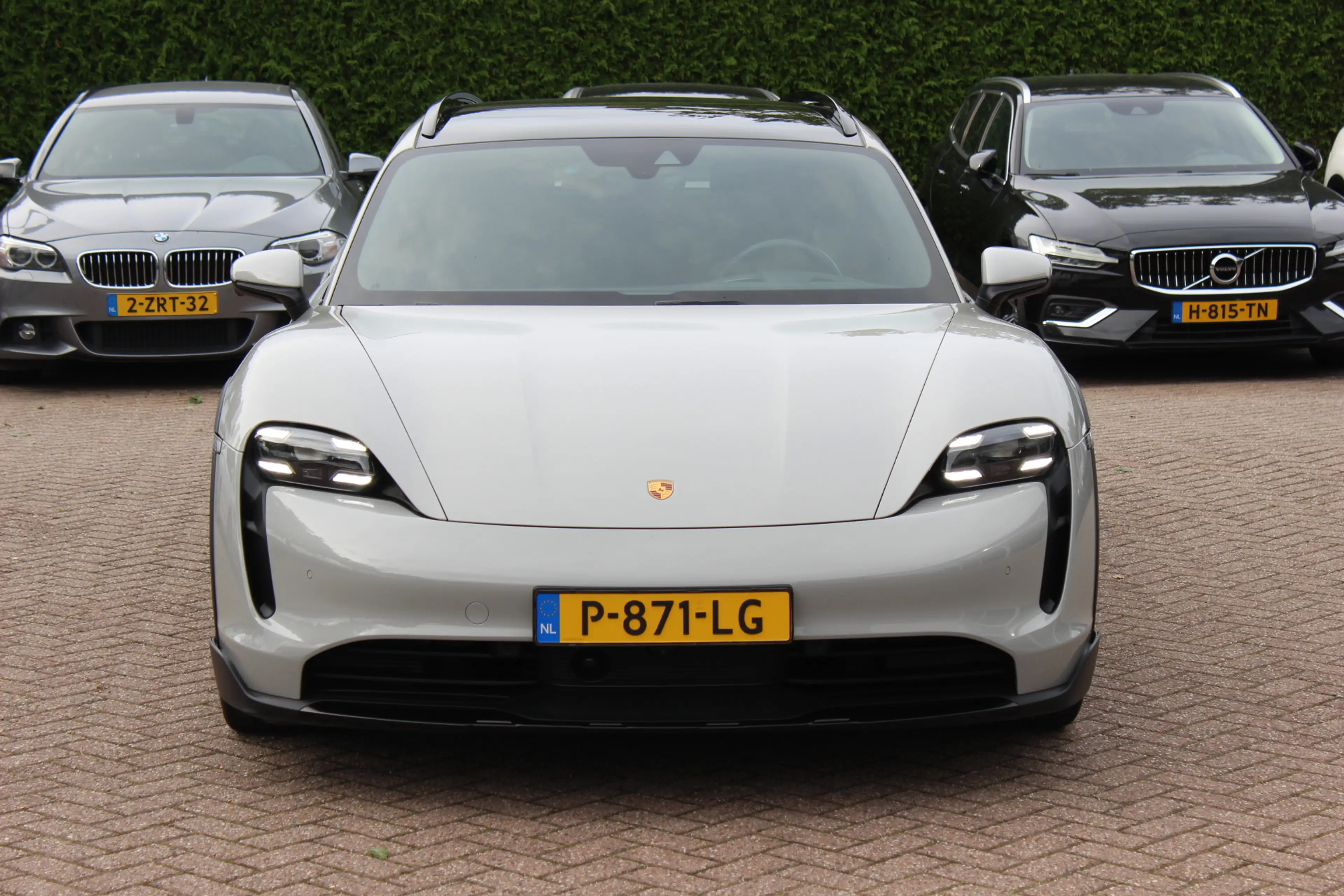 Porsche Taycan Cross Turismo 4S 93 kWh / SoH 93,1% / Panoramadak — photo 9