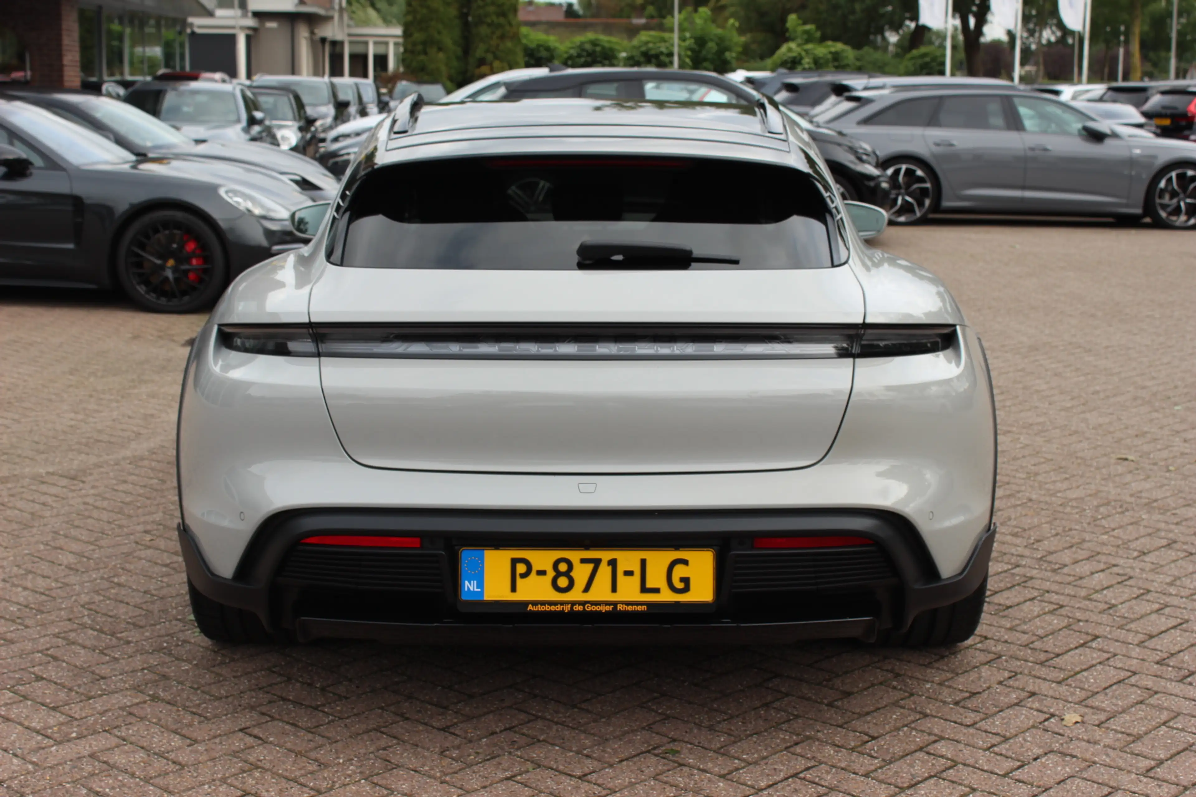 Porsche Taycan Cross Turismo 4S 93 kWh / SoH 93,1% / Panoramadak — photo 16