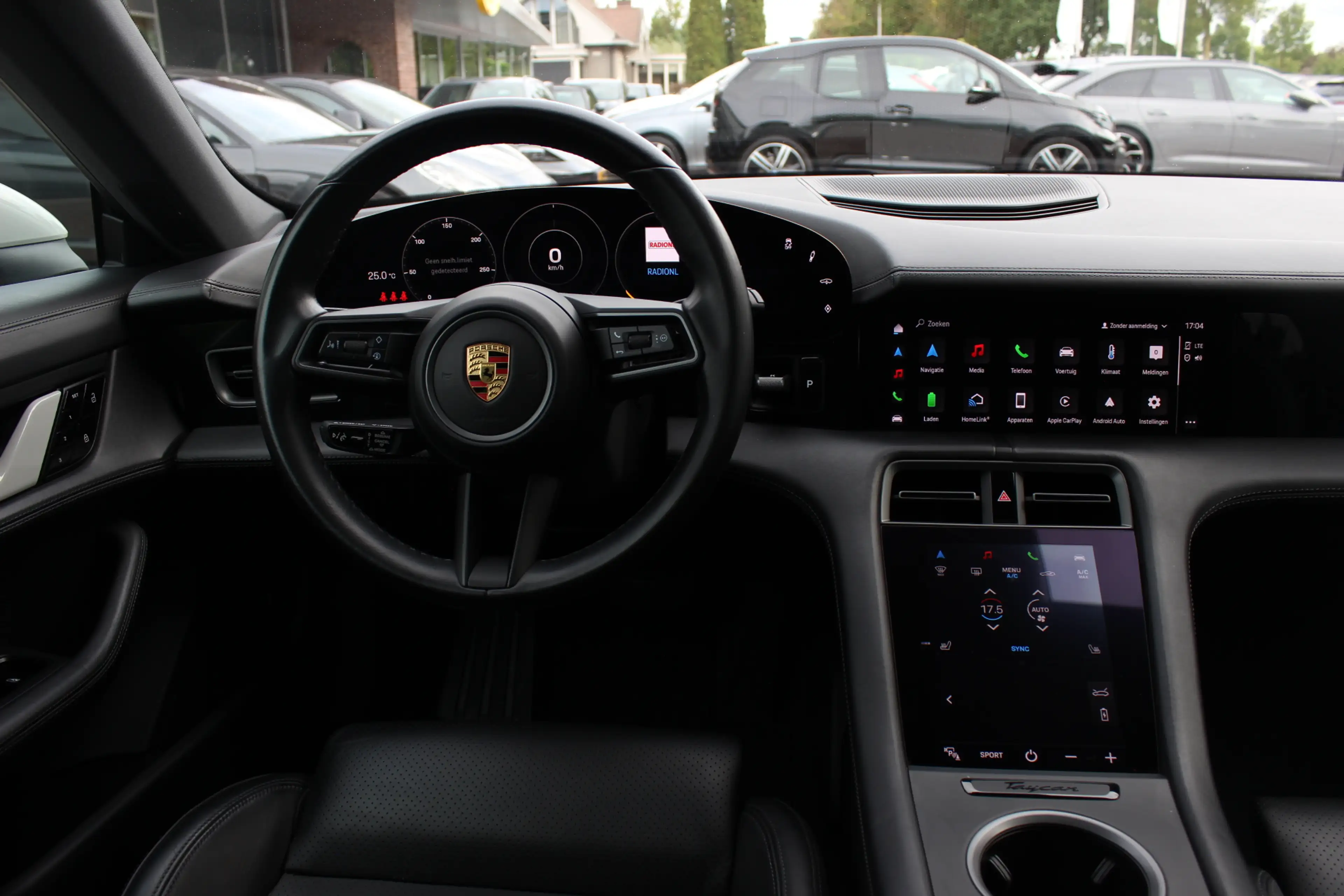 Porsche Taycan Cross Turismo 4S 93 kWh / SoH 93,1% / Panoramadak — photo 10