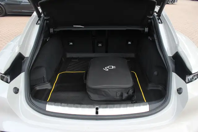 Porsche Taycan view 17