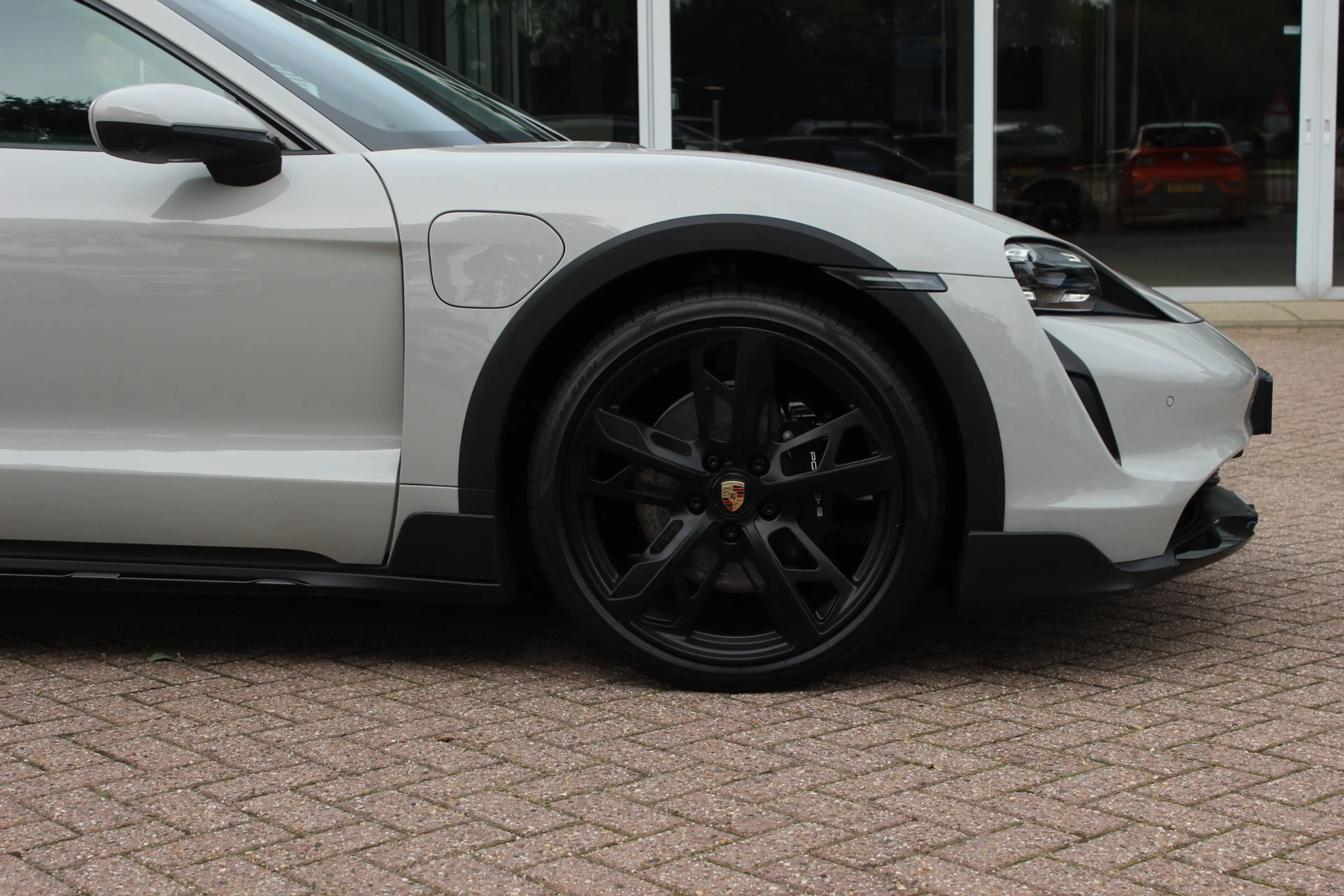 Porsche Taycan Cross Turismo 4S 93 kWh / SoH 93,1% / Panoramadak — photo 15