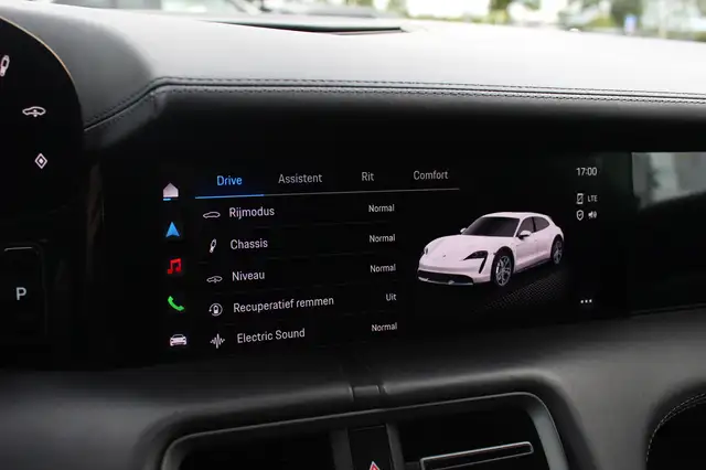 Porsche Taycan view 25