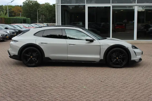 Porsche Taycan view 6