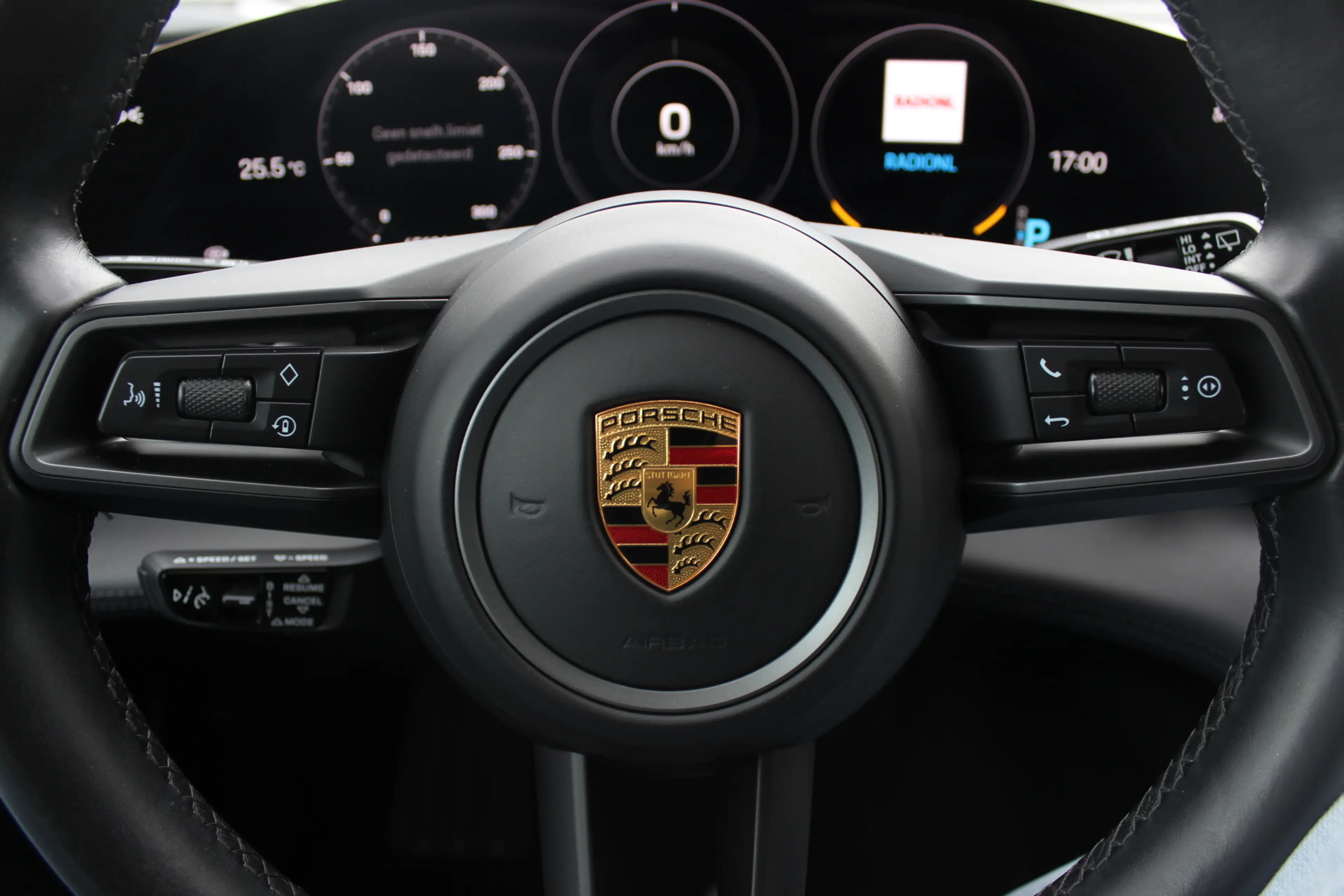 Porsche Taycan Cross Turismo 4S 93 kWh / SoH 93,1% / Panoramadak — photo 34