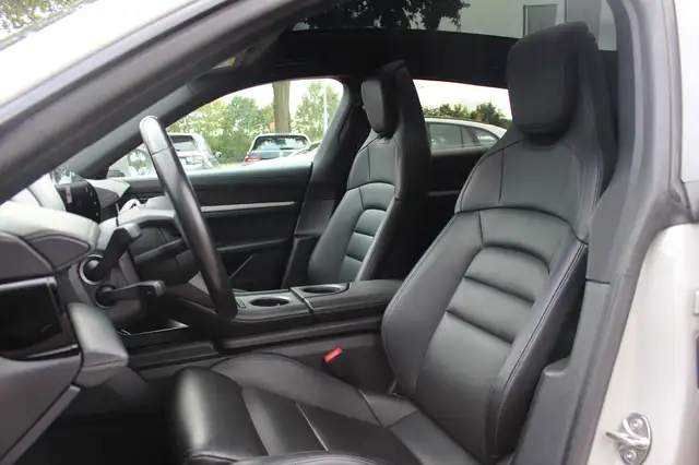 Porsche Taycan view 5