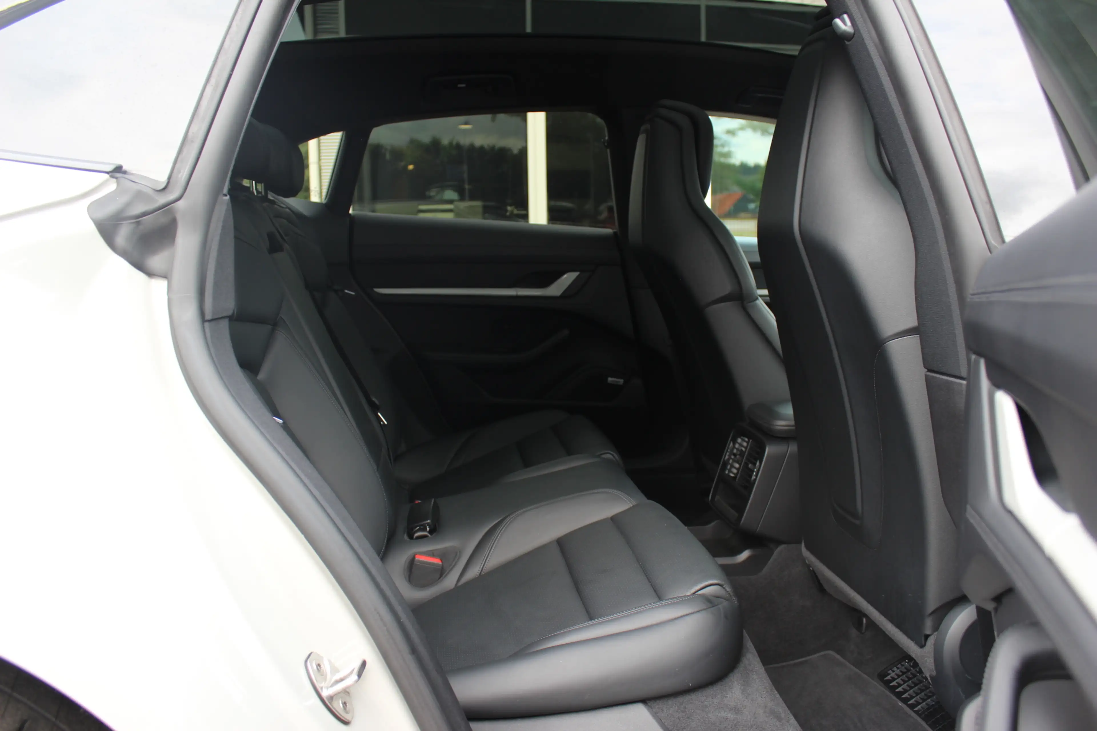 Porsche Taycan Cross Turismo 4S 93 kWh / SoH 93,1% / Panoramadak — photo 13