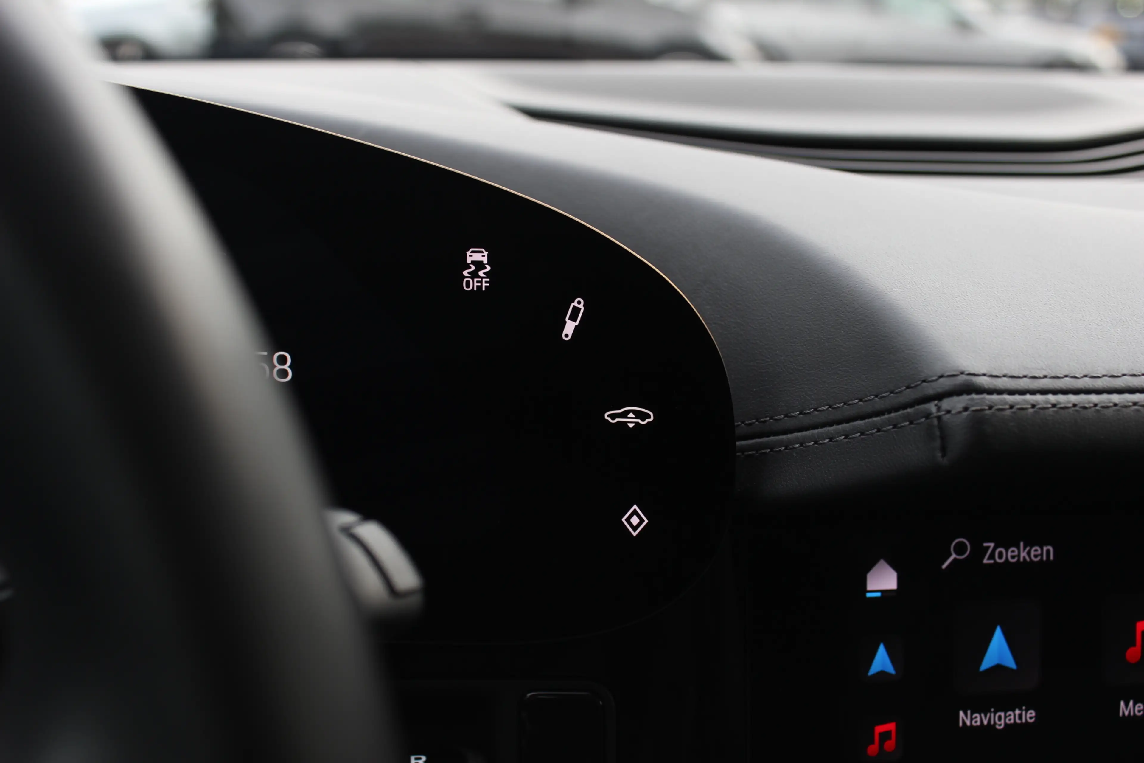 Porsche Taycan Cross Turismo 4S 93 kWh / SoH 93,1% / Panoramadak — photo 33