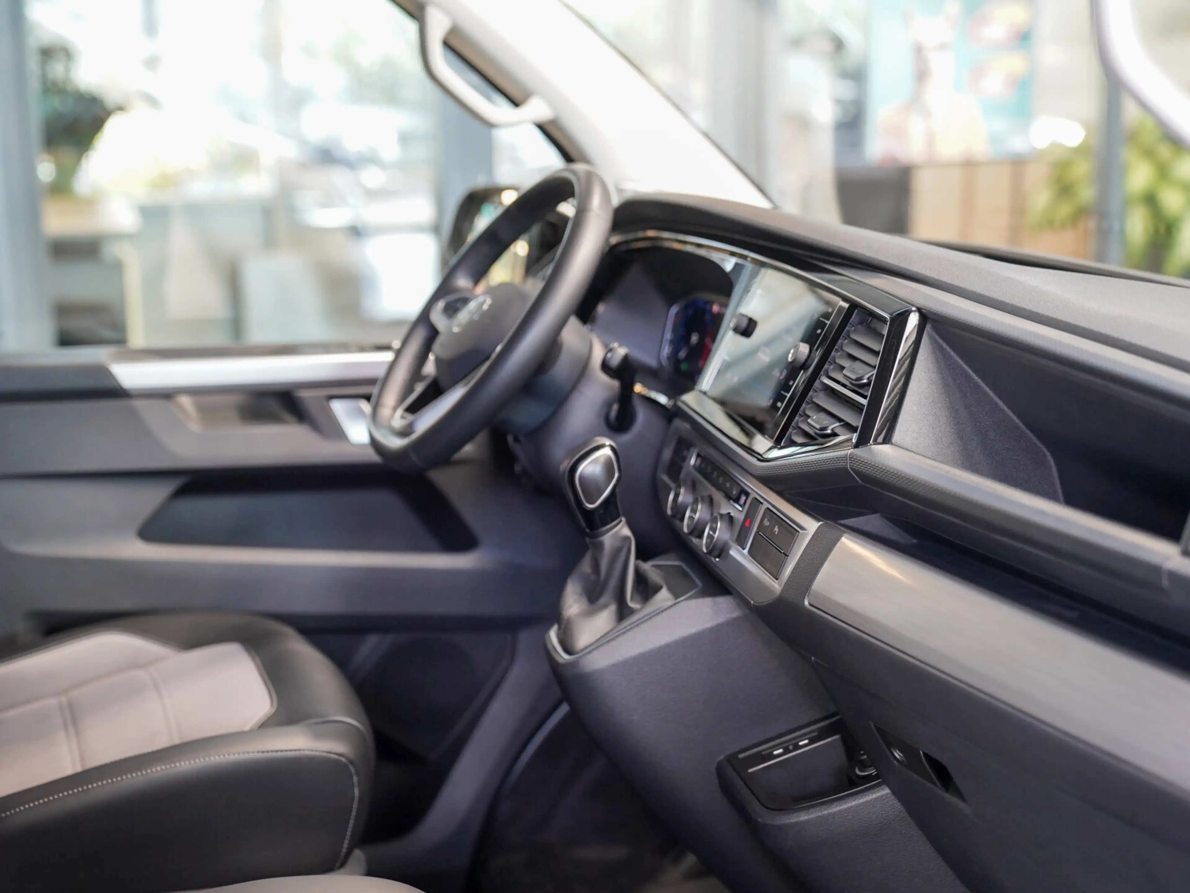 Volkswagen T6.1 Multivan Multivan 2.0 TDI 4M Edition AHK Standheizun — photo 11