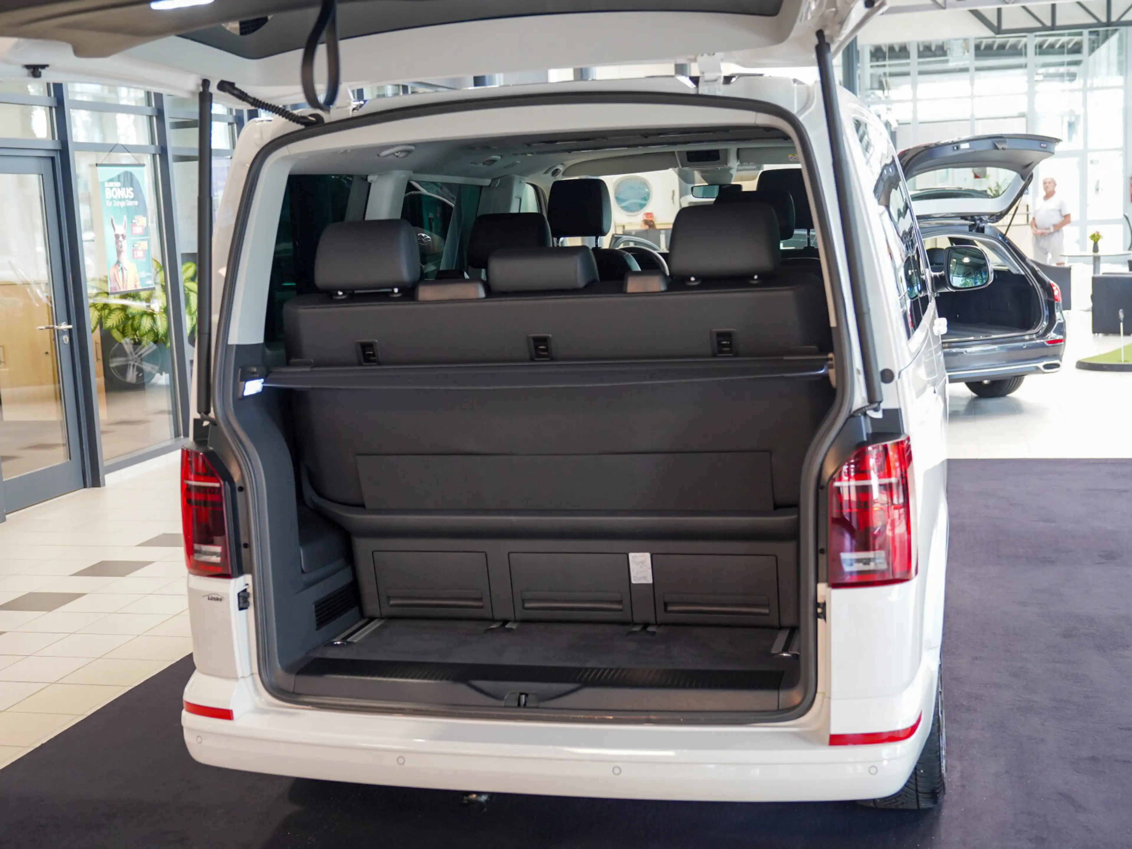 Volkswagen T6.1 Multivan Multivan 2.0 TDI 4M Edition AHK Standheizun — photo 5
