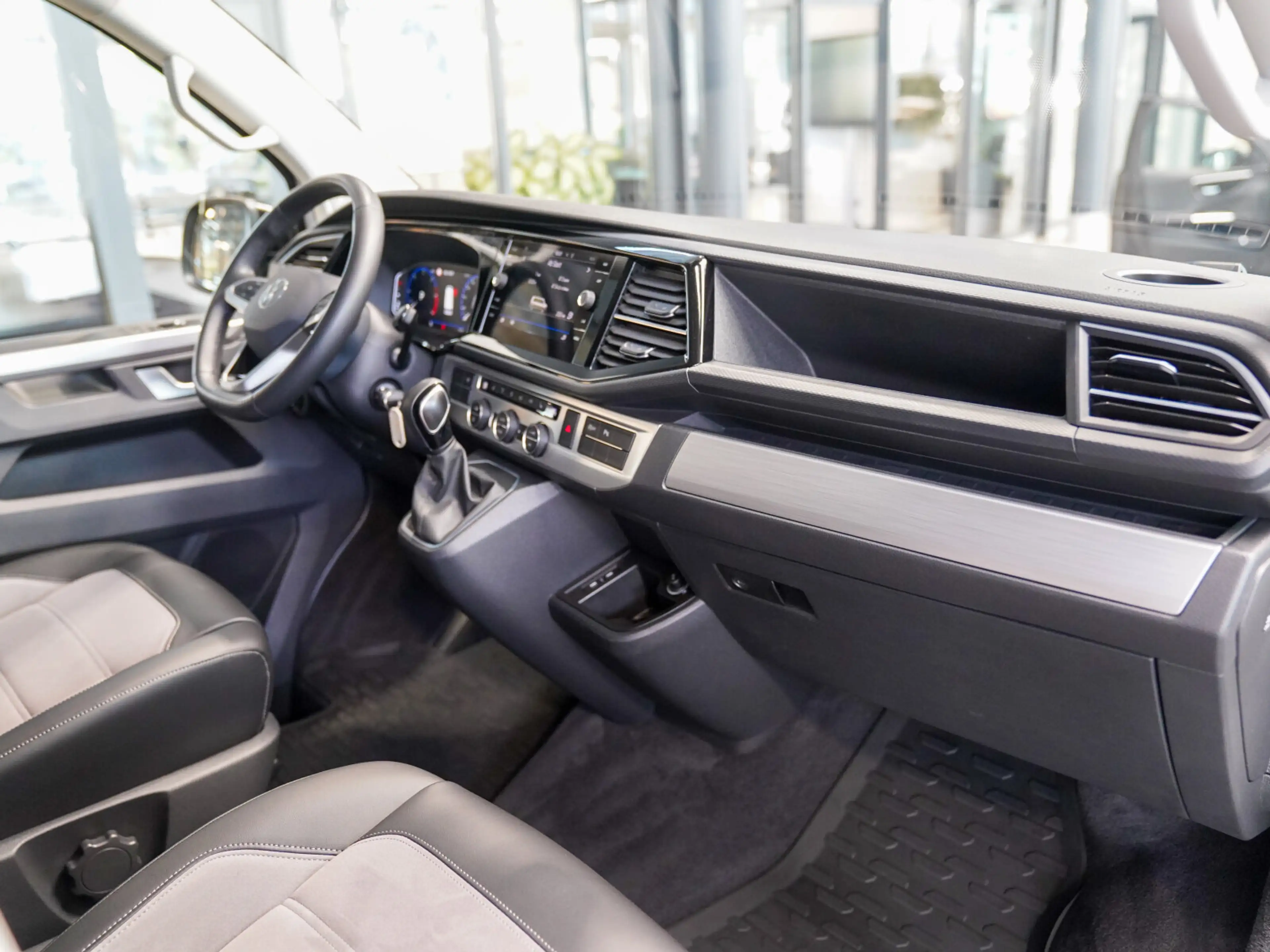Volkswagen T6.1 Multivan Multivan 2.0 TDI 4M Edition AHK Standheizun — photo 12