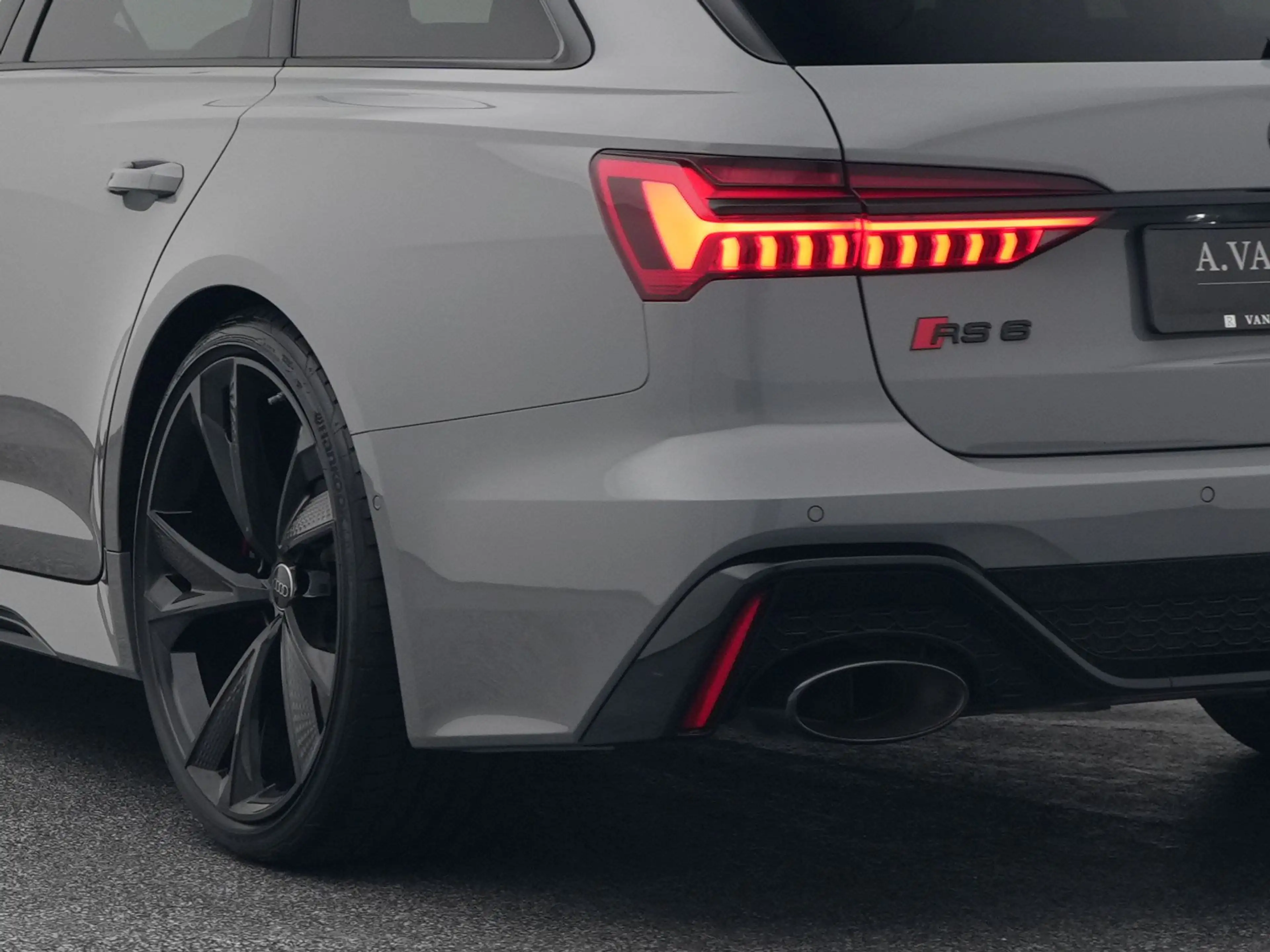 Audi A6 Avant RS 6 TFSi Quattro | PANO | DYNAMIC | 4WS | B — photo 18