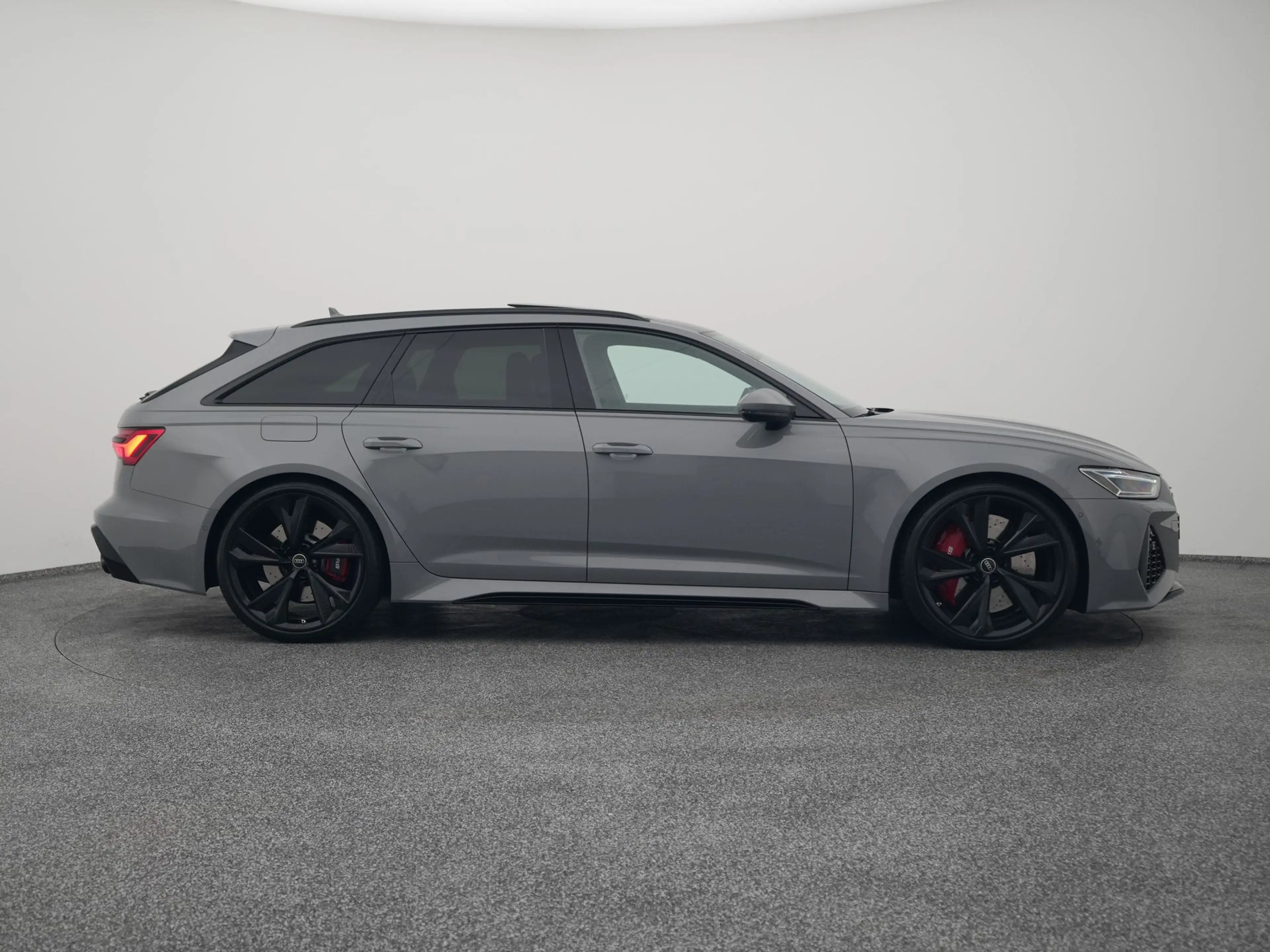 Audi A6 Avant RS 6 TFSi Quattro | PANO | DYNAMIC | 4WS | B — photo 14