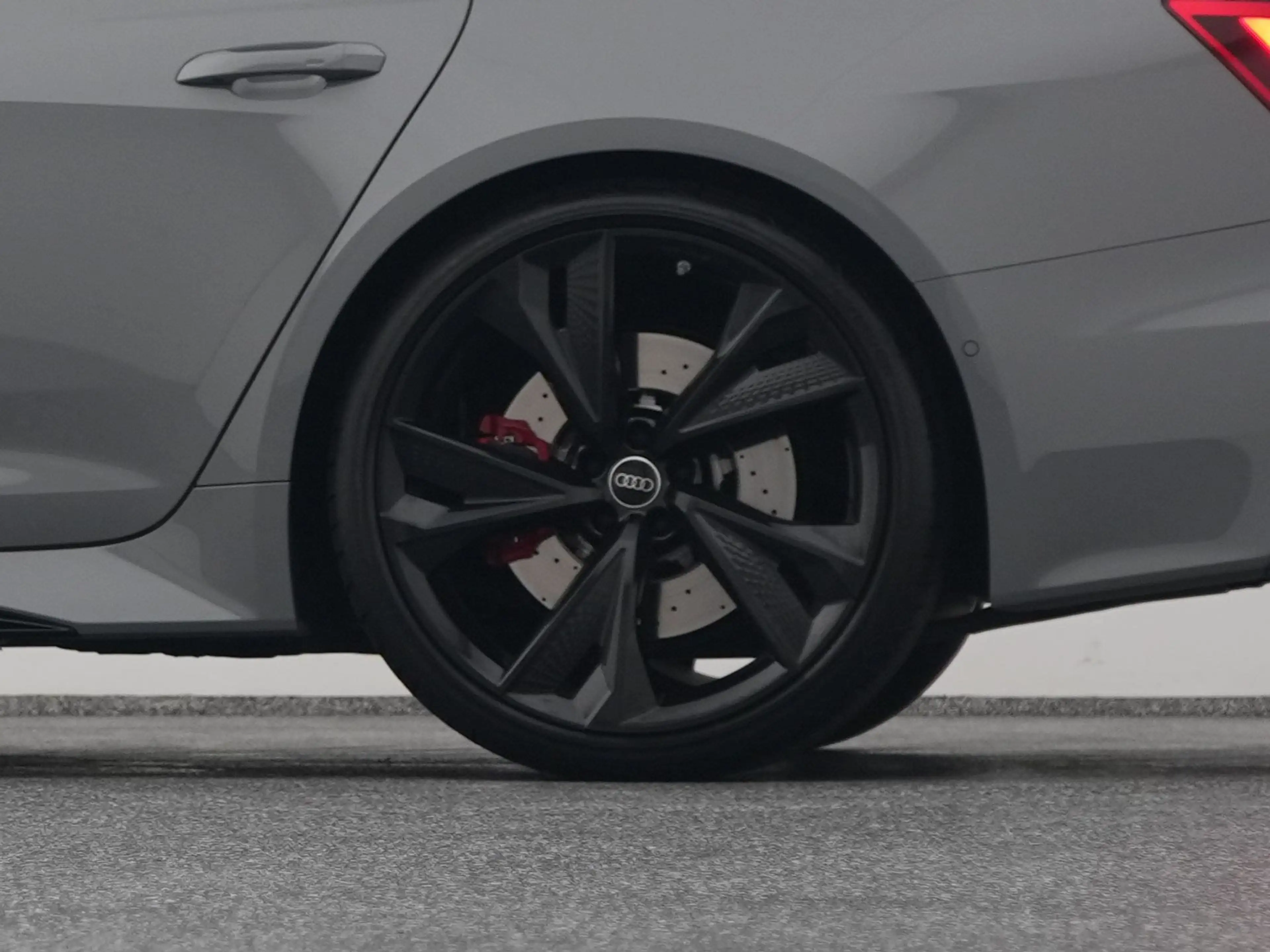 Audi A6 Avant RS 6 TFSi Quattro | PANO | DYNAMIC | 4WS | B — photo 40