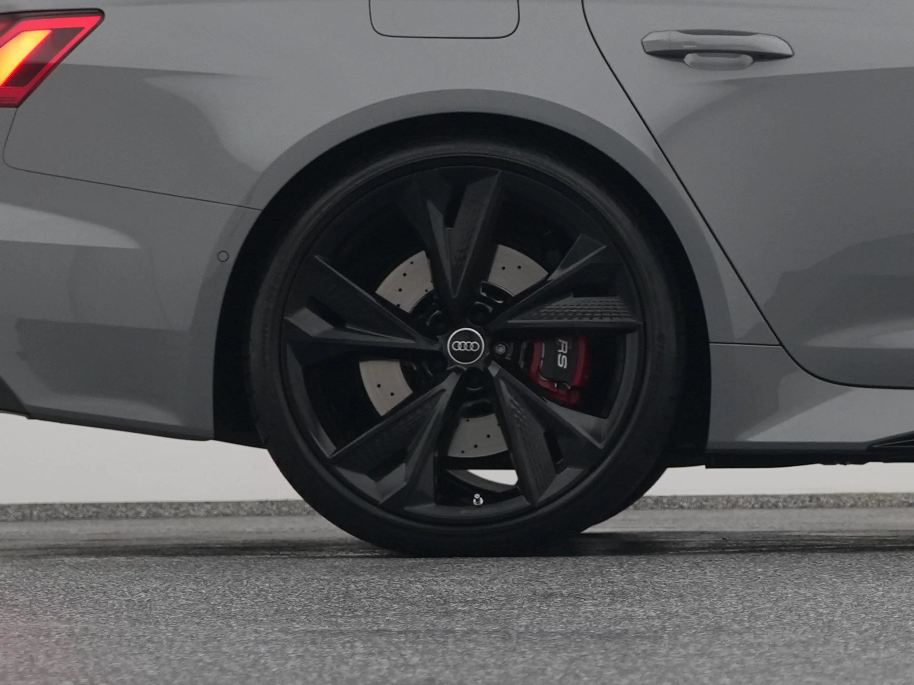Audi A6 Avant RS 6 TFSi Quattro | PANO | DYNAMIC | 4WS | B — photo 41