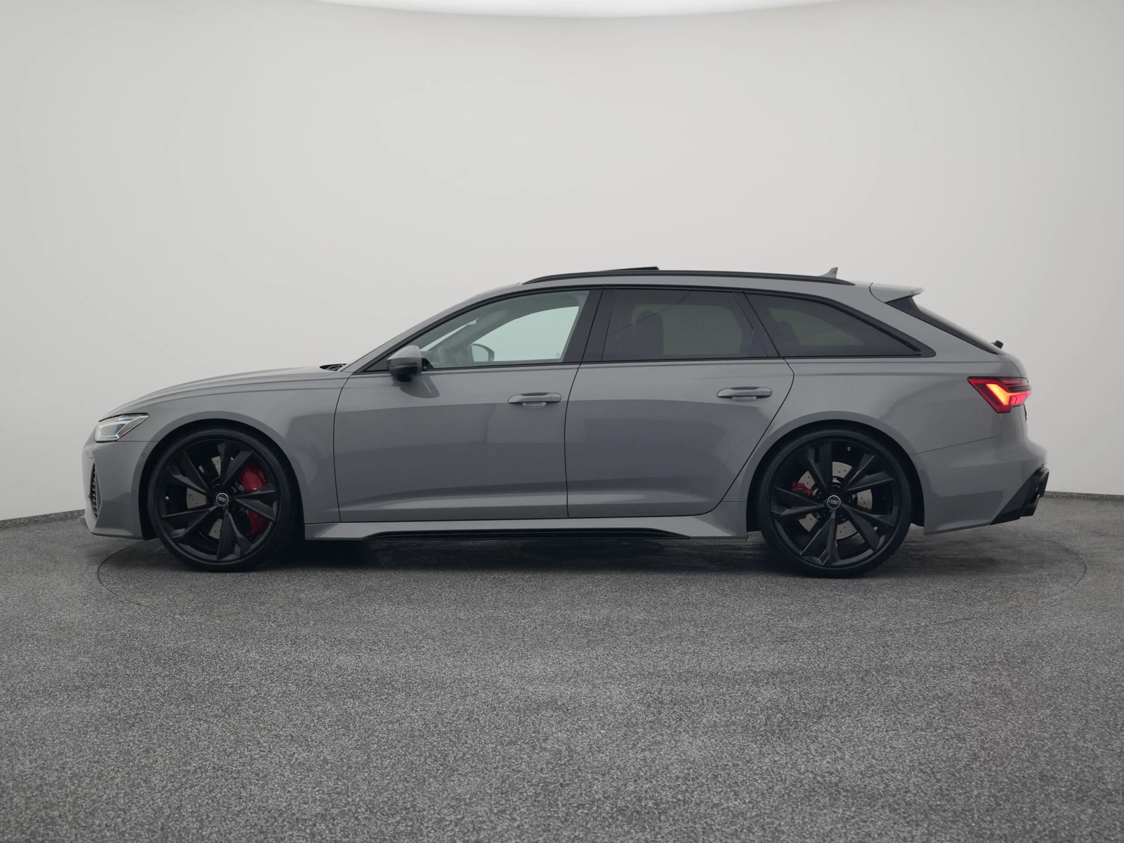 Audi A6 Avant RS 6 TFSi Quattro | PANO | DYNAMIC | 4WS | B — photo 13