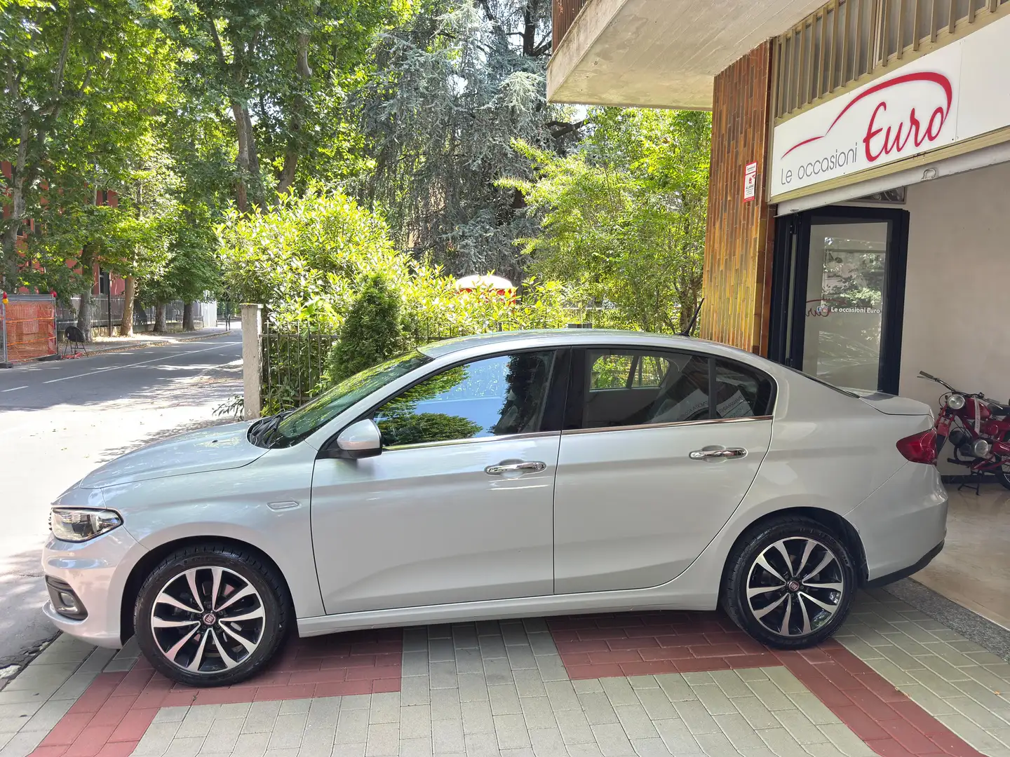 Fiat Tipo Tipo 4p 1.6 MJET Lounge 120 CV, Unico Propr, 8Gomm Argent - 1