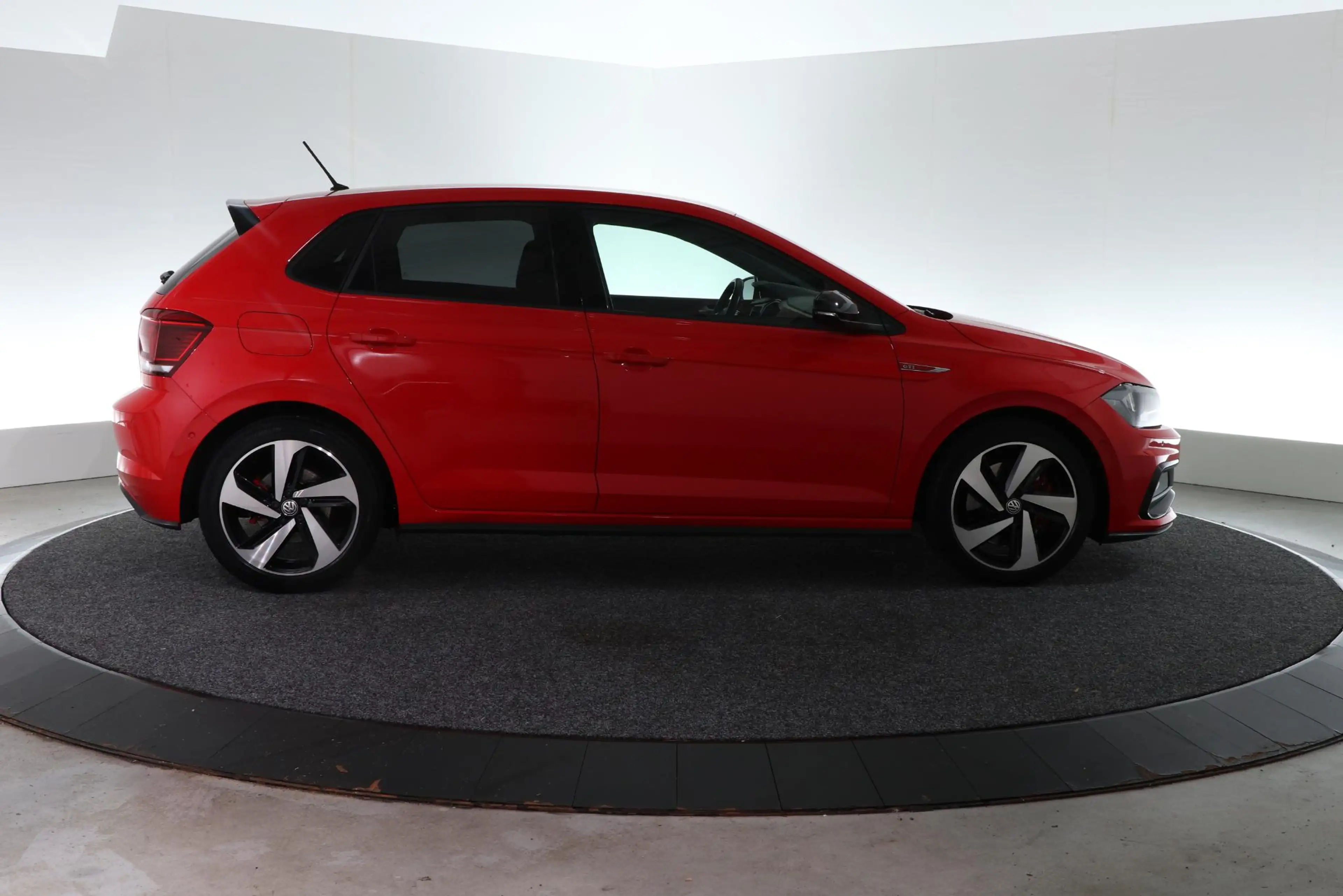 Volkswagen Polo GTI 2.0 TSI | TREKHAAK | CARPLAY | STOELVERW. | — photo 7