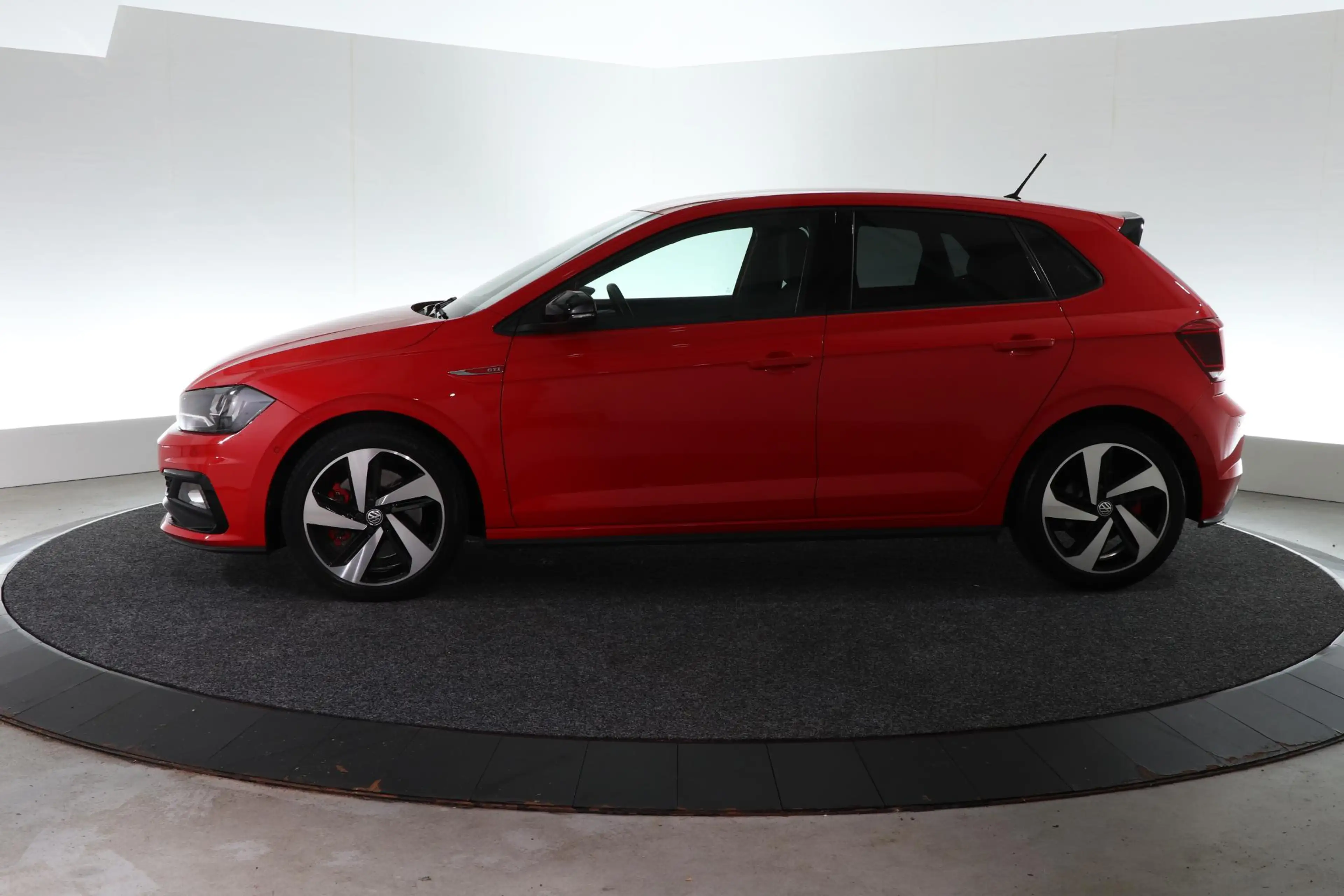 Volkswagen Polo GTI 2.0 TSI | TREKHAAK | CARPLAY | STOELVERW. | — photo 8