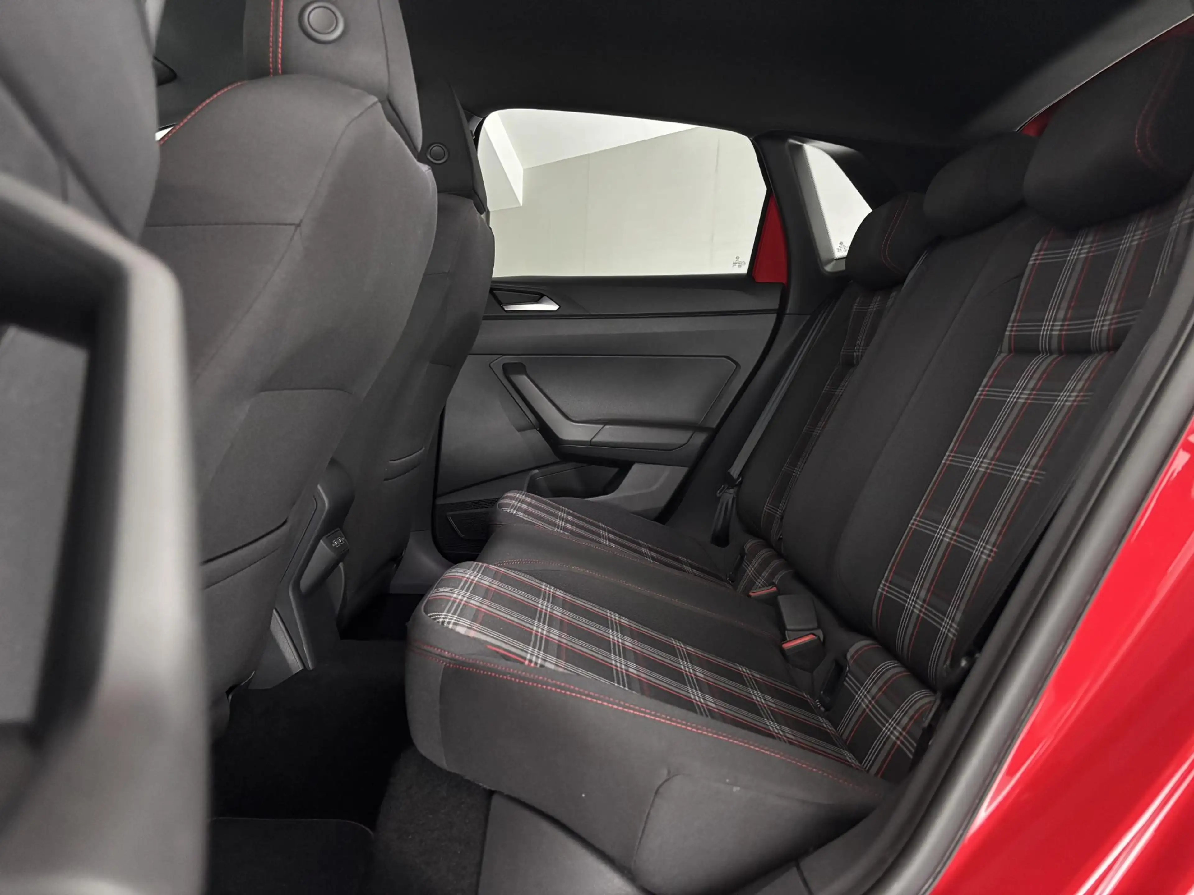 Volkswagen Polo GTI 2.0 TSI | TREKHAAK | CARPLAY | STOELVERW. | — photo 5