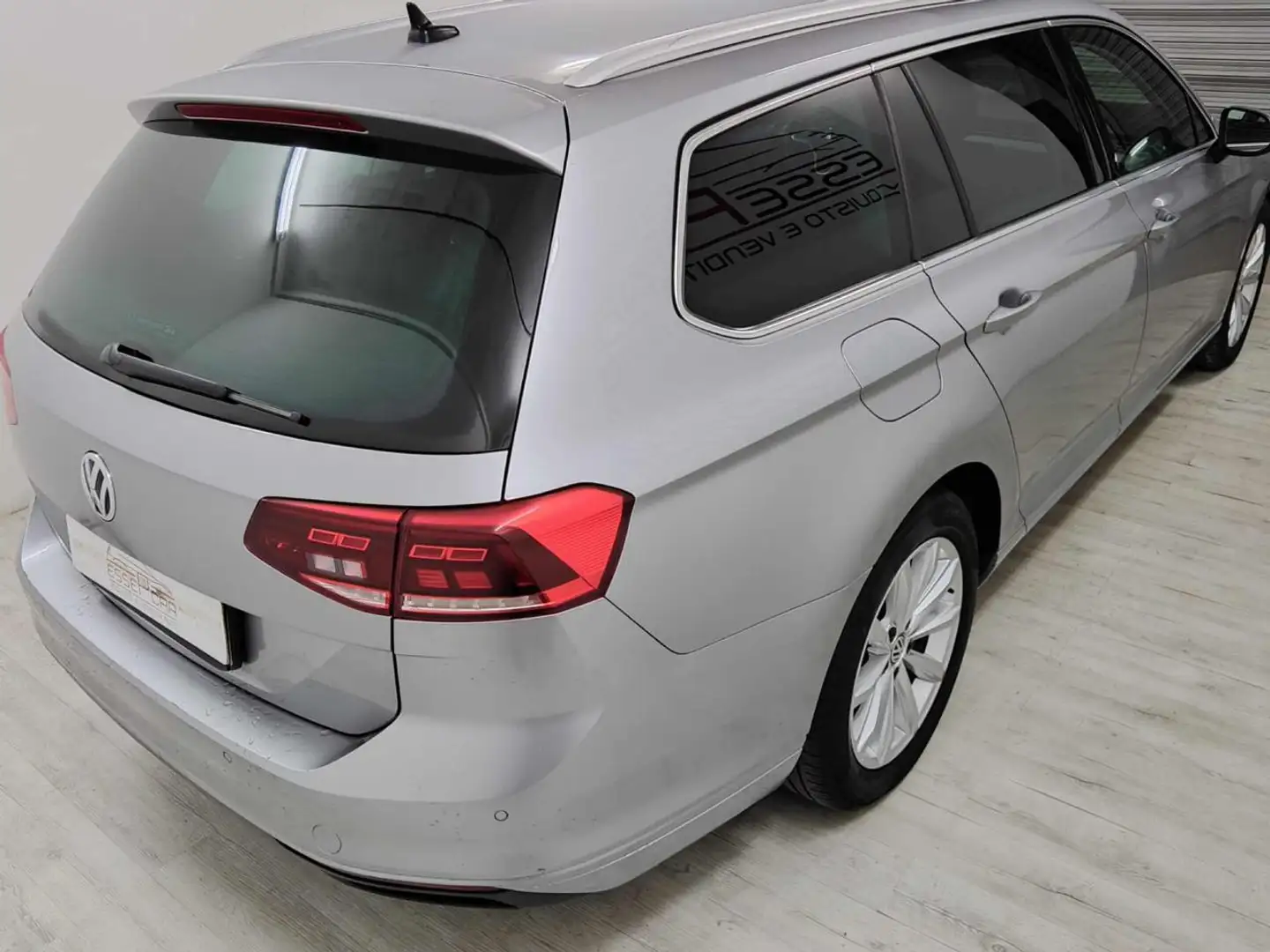 Volkswagen Passat Variant 1.6 TDI SCR DSG Business BMT Gris - 2