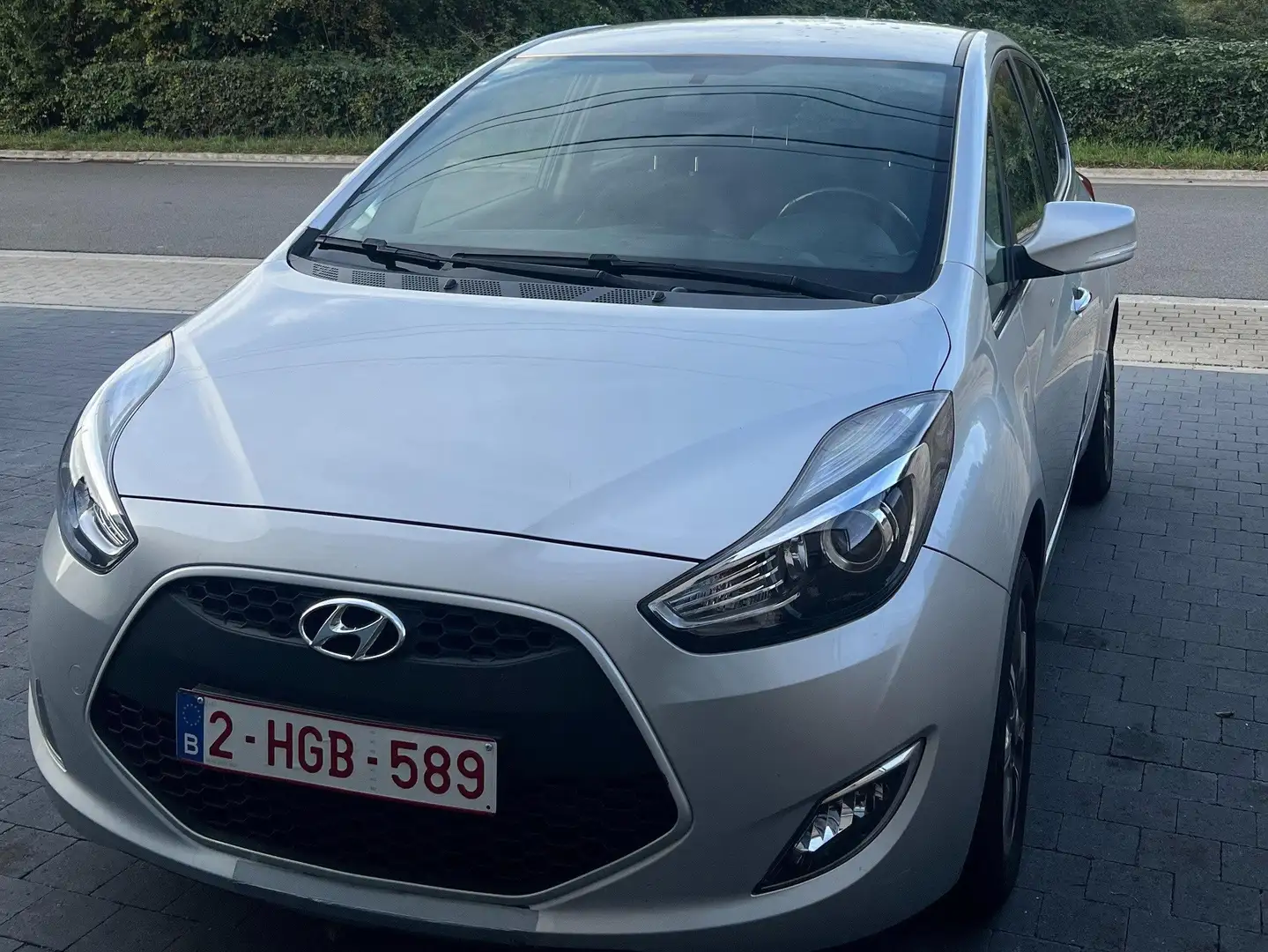 Hyundai iX20 iX20 1.4 CRDi Pop ISG Grijs - 2