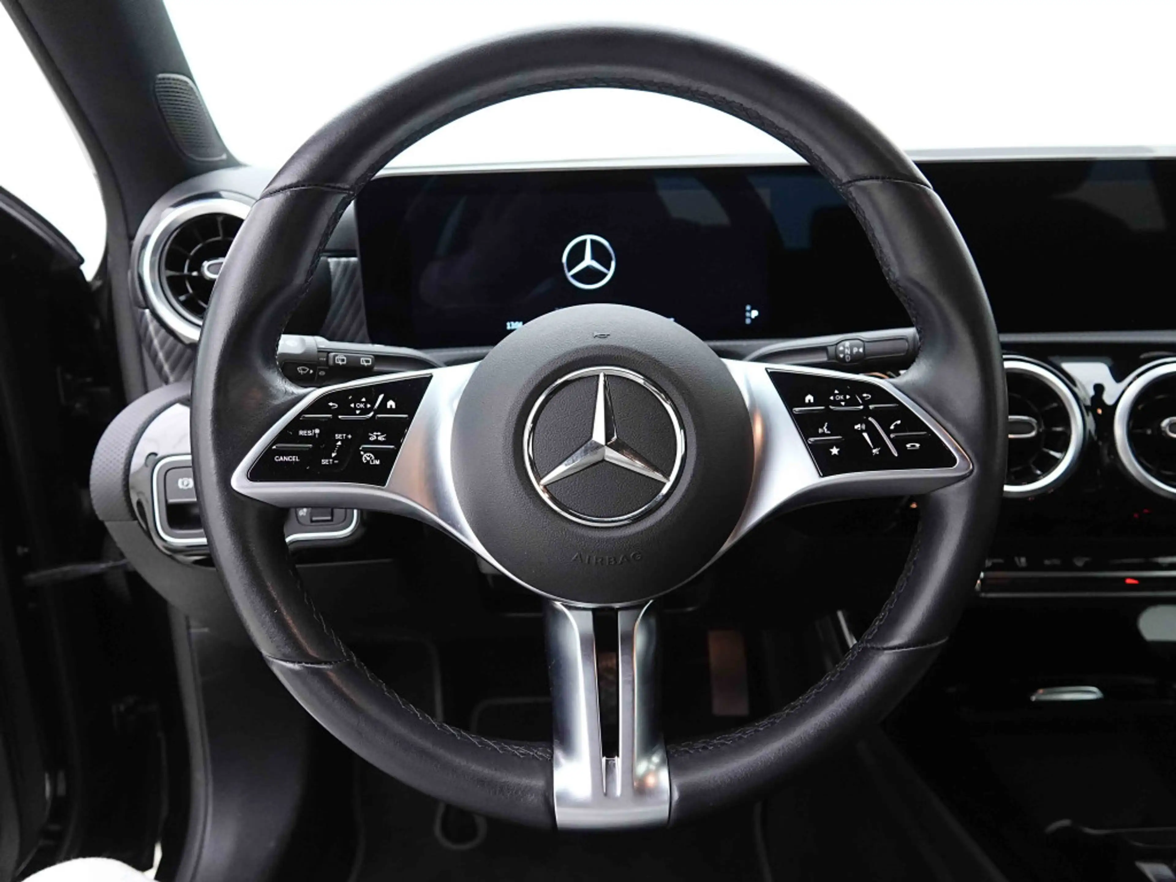 Mercedes-Benz A 250 PHEV 218 AUT Progressive | MBUX GPS | CAM | Sport Seats Heated | LED — photo 10